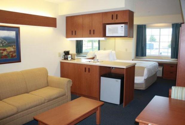 Rincon Inn and Suites photo 7