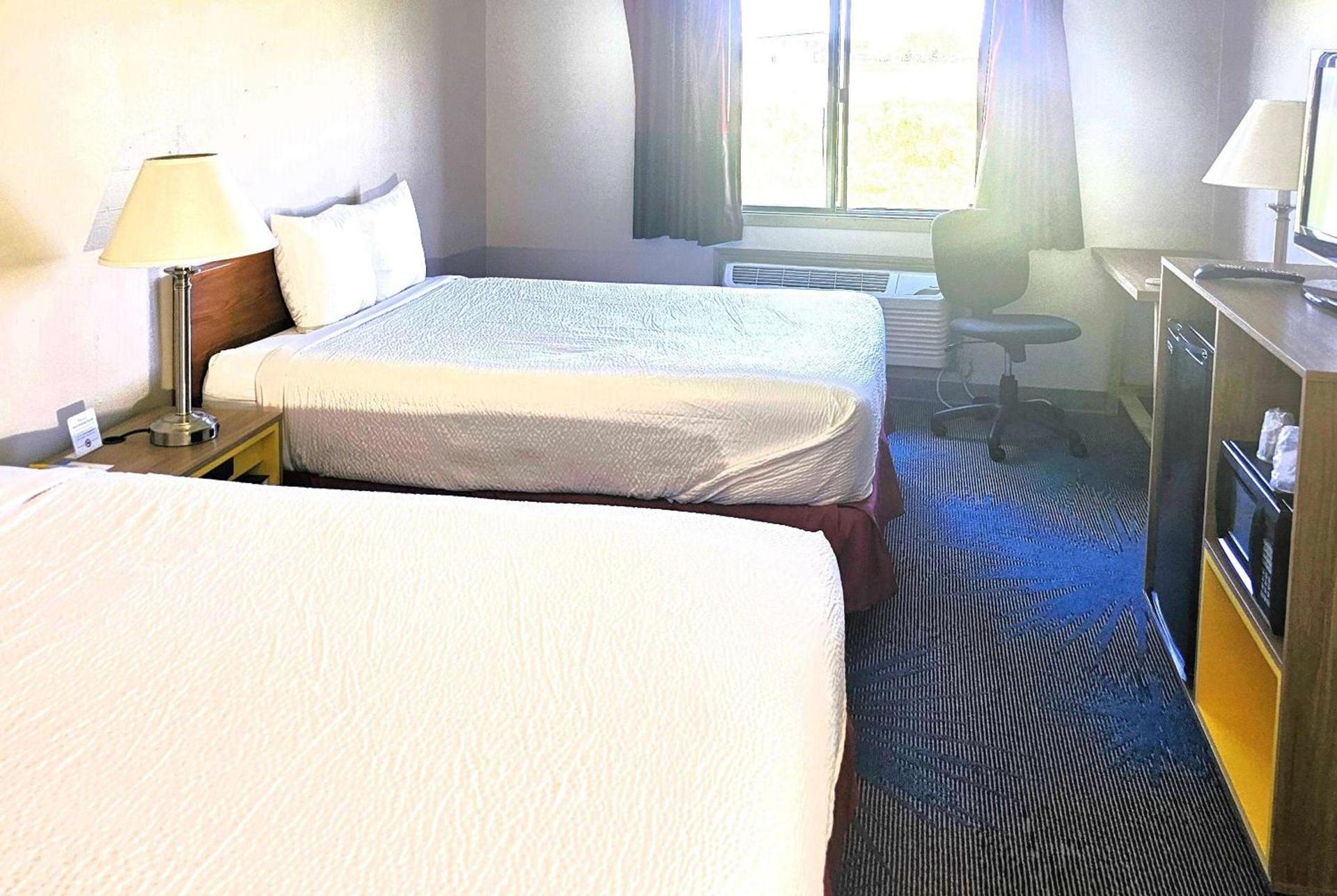 Days Inn by Wyndham North Sioux City photo 12