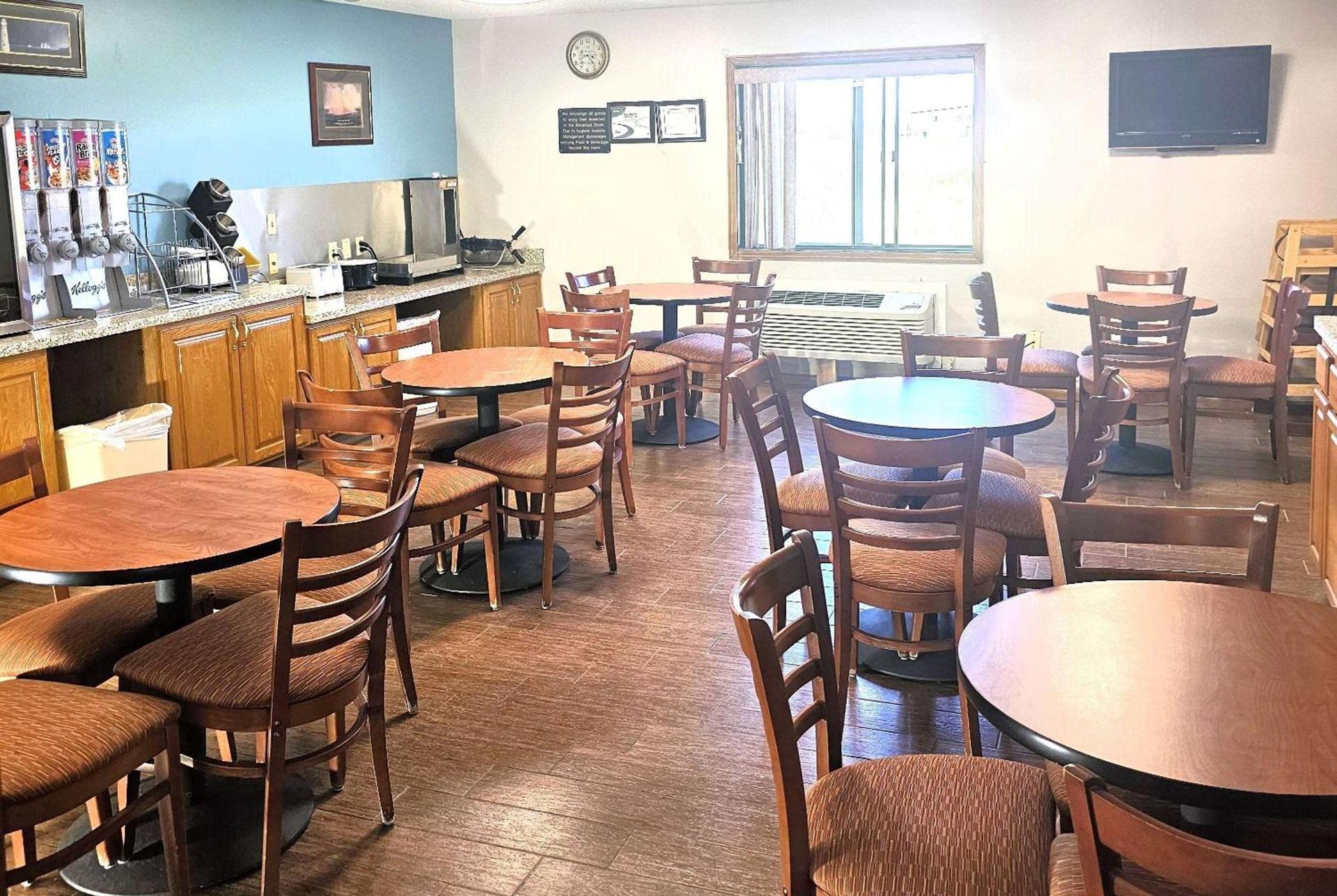 Days Inn by Wyndham North Sioux City photo 37