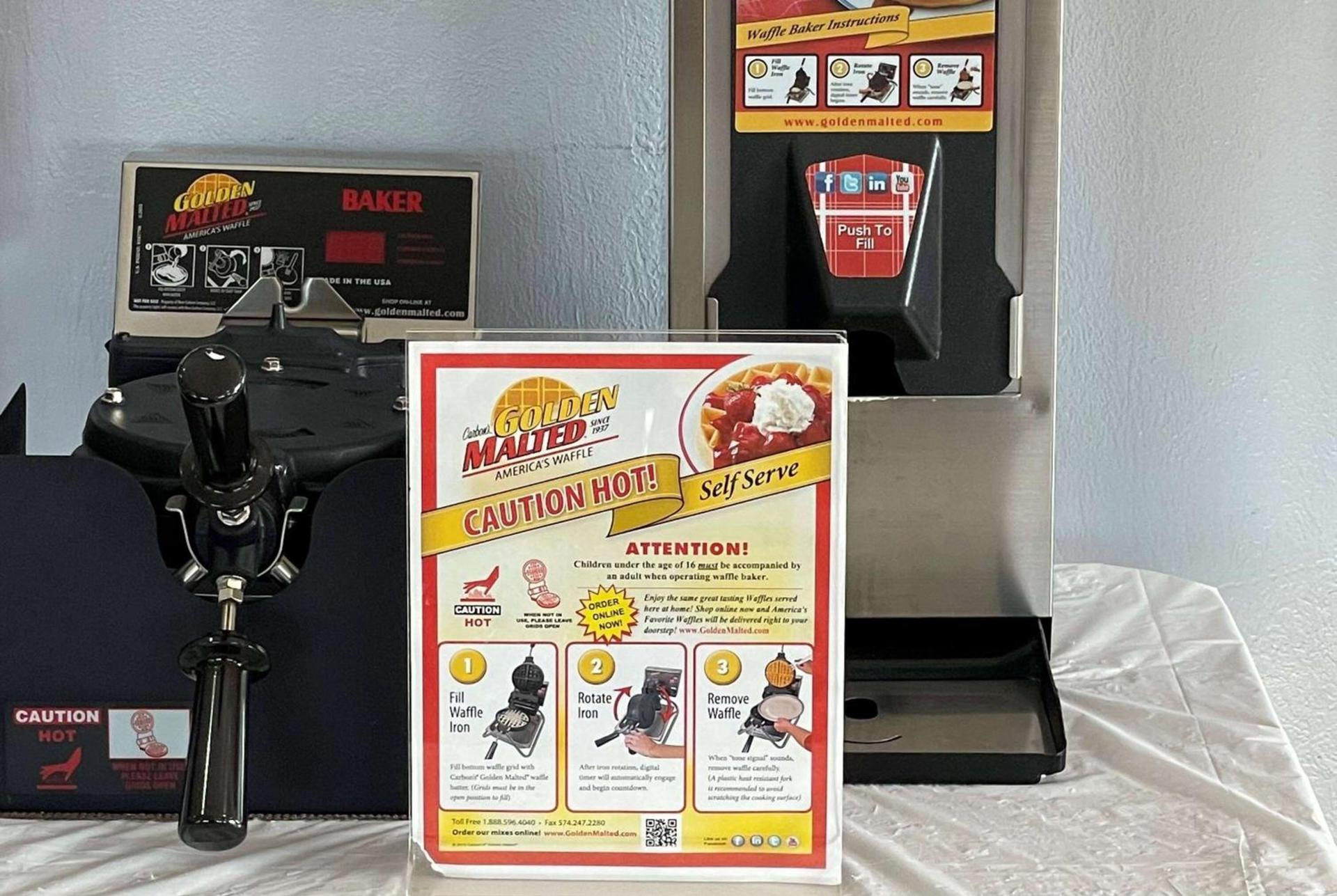 Super 8 by Wyndham Altoona photo 12