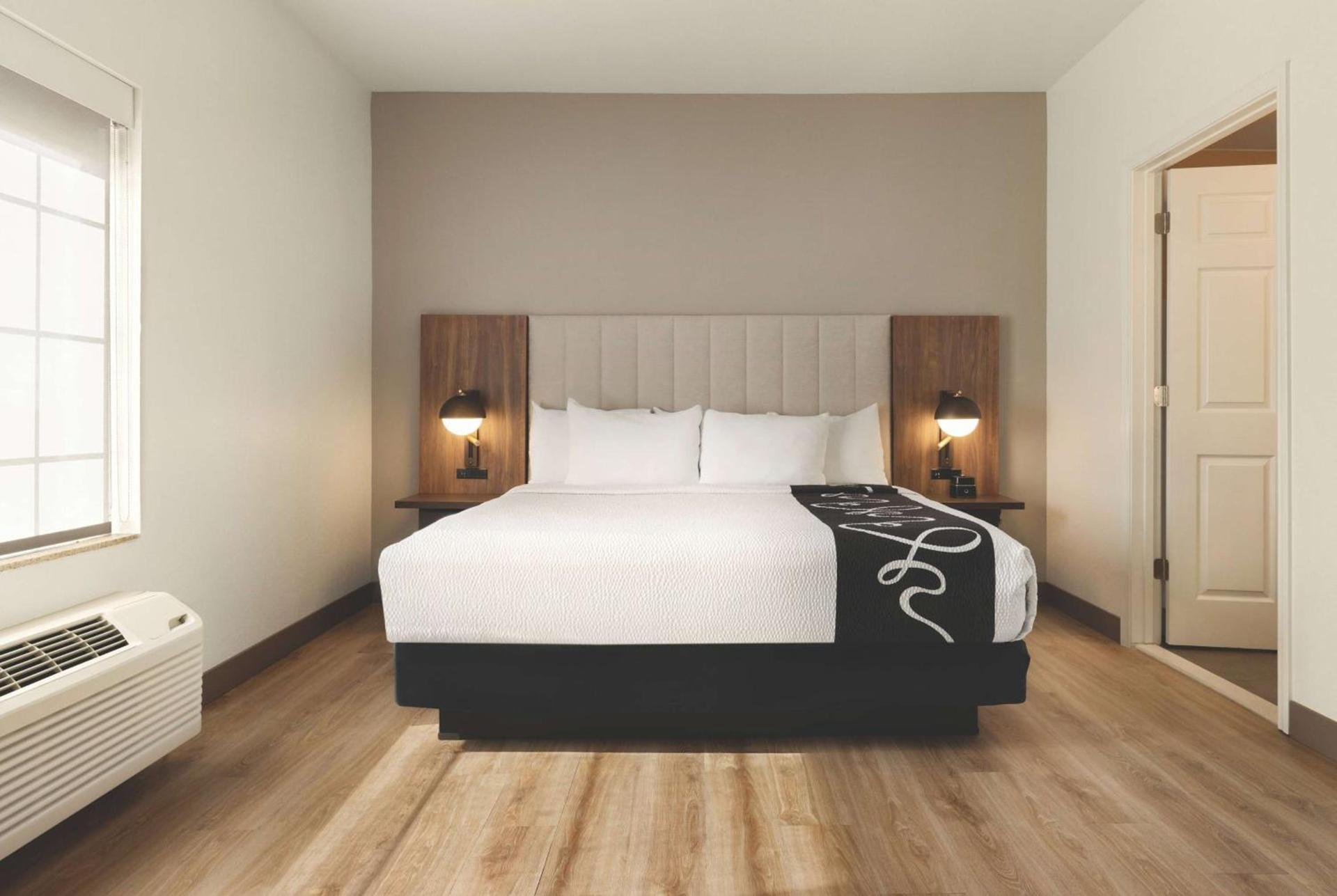 Baymont by Wyndham Beaumont photo 18
