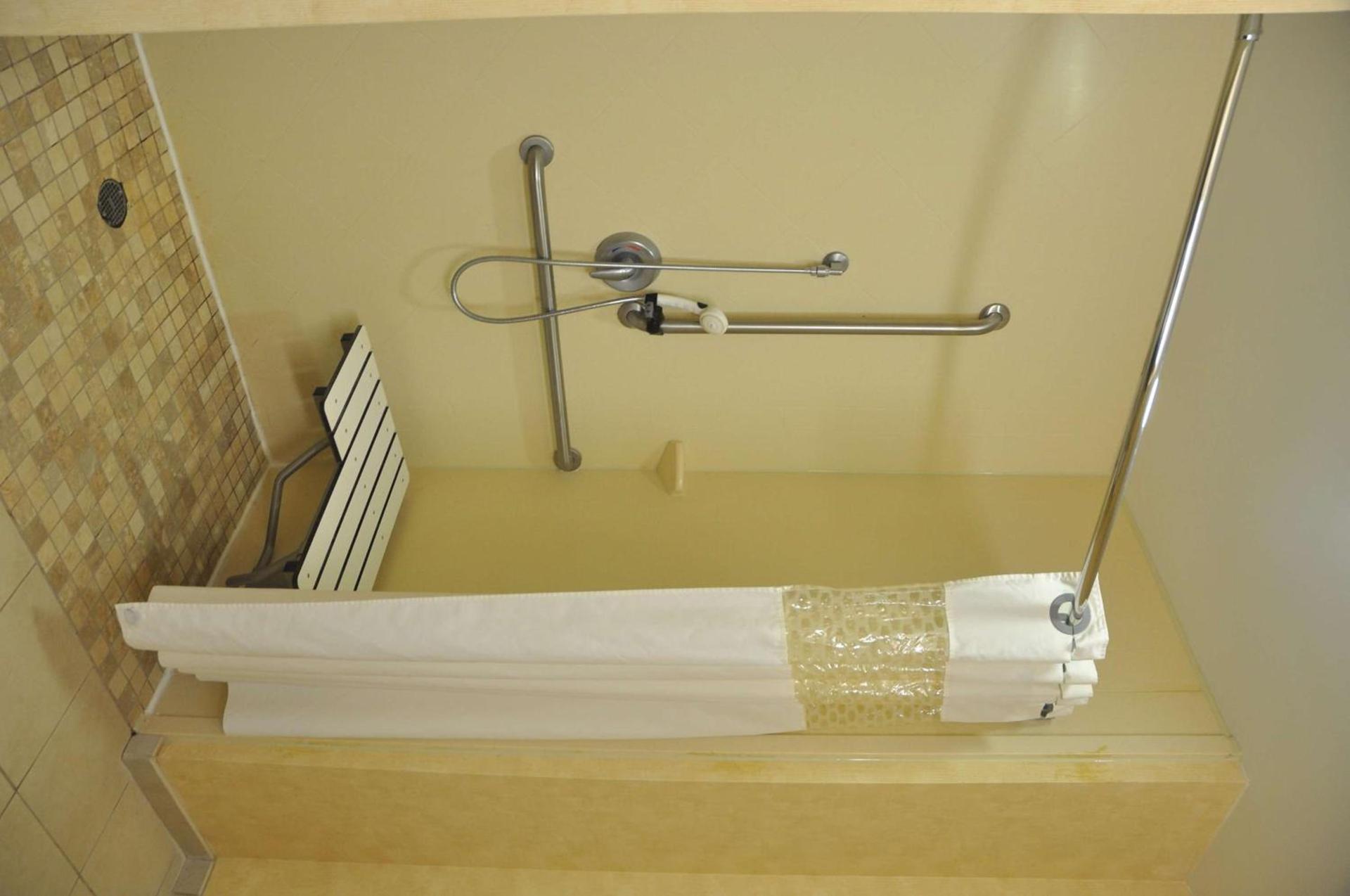 Hampton Inn Stony Creek photo 33