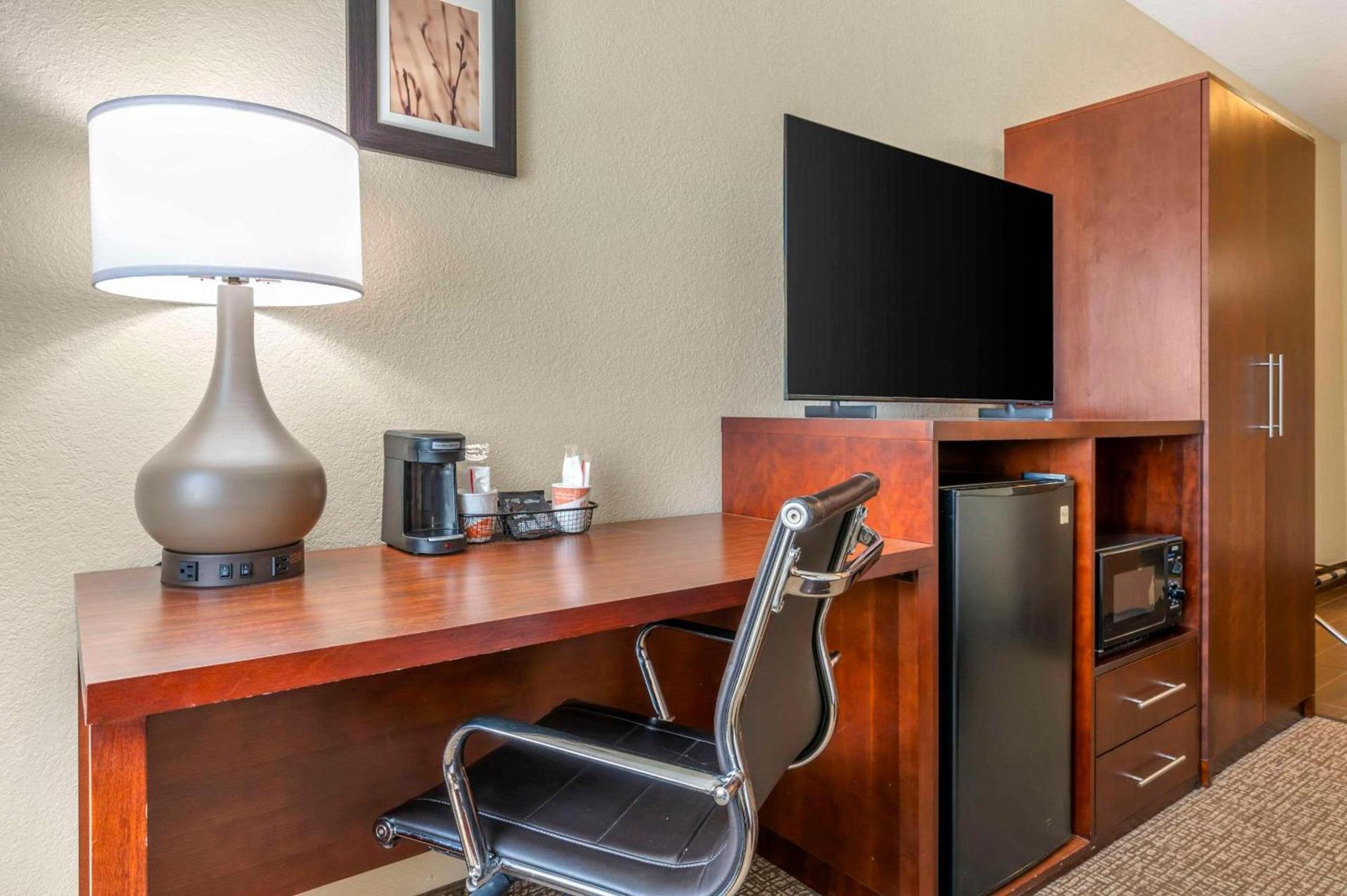 Comfort Inn Fremont photo 8