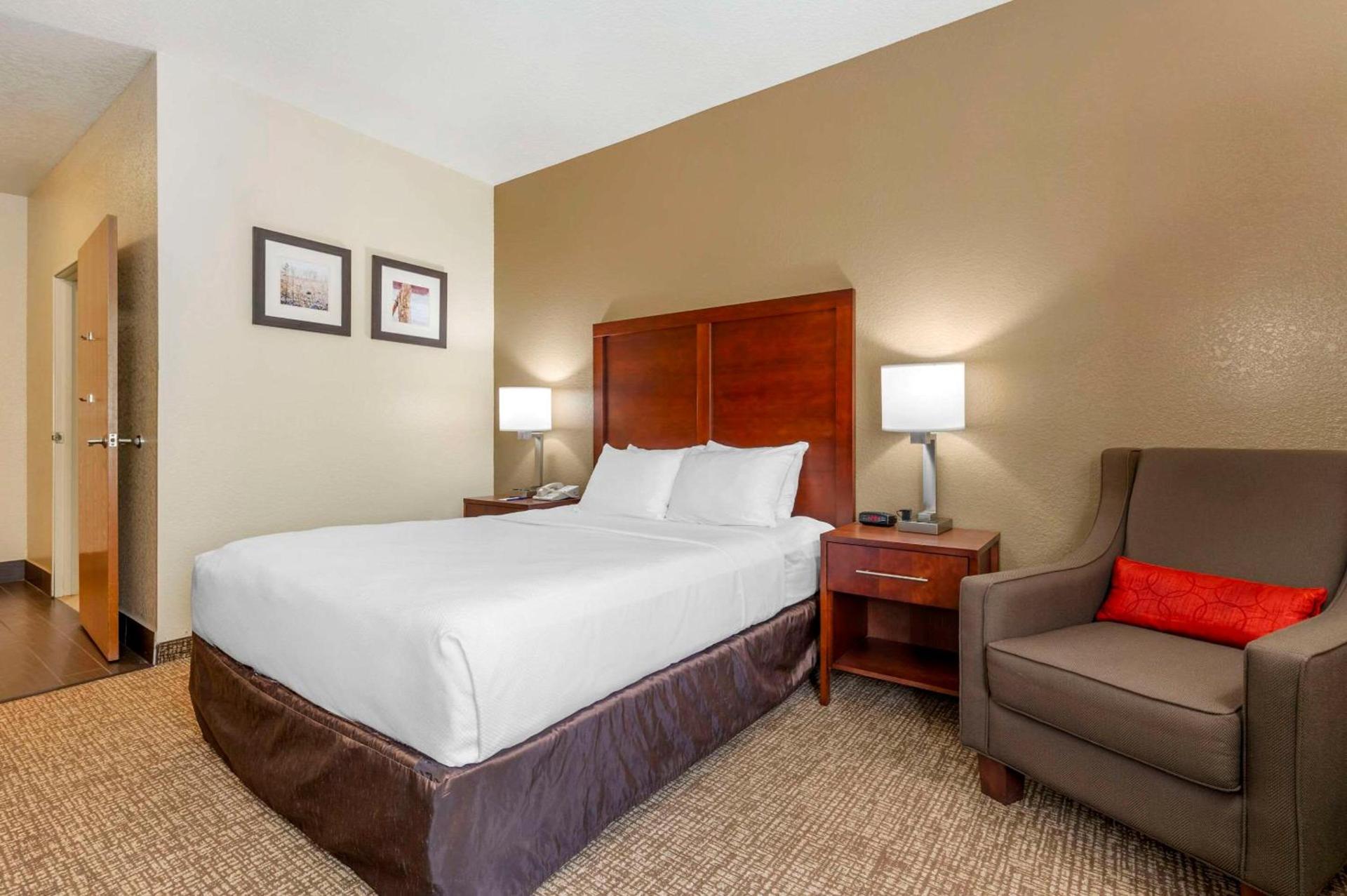 Comfort Inn Fremont photo 7