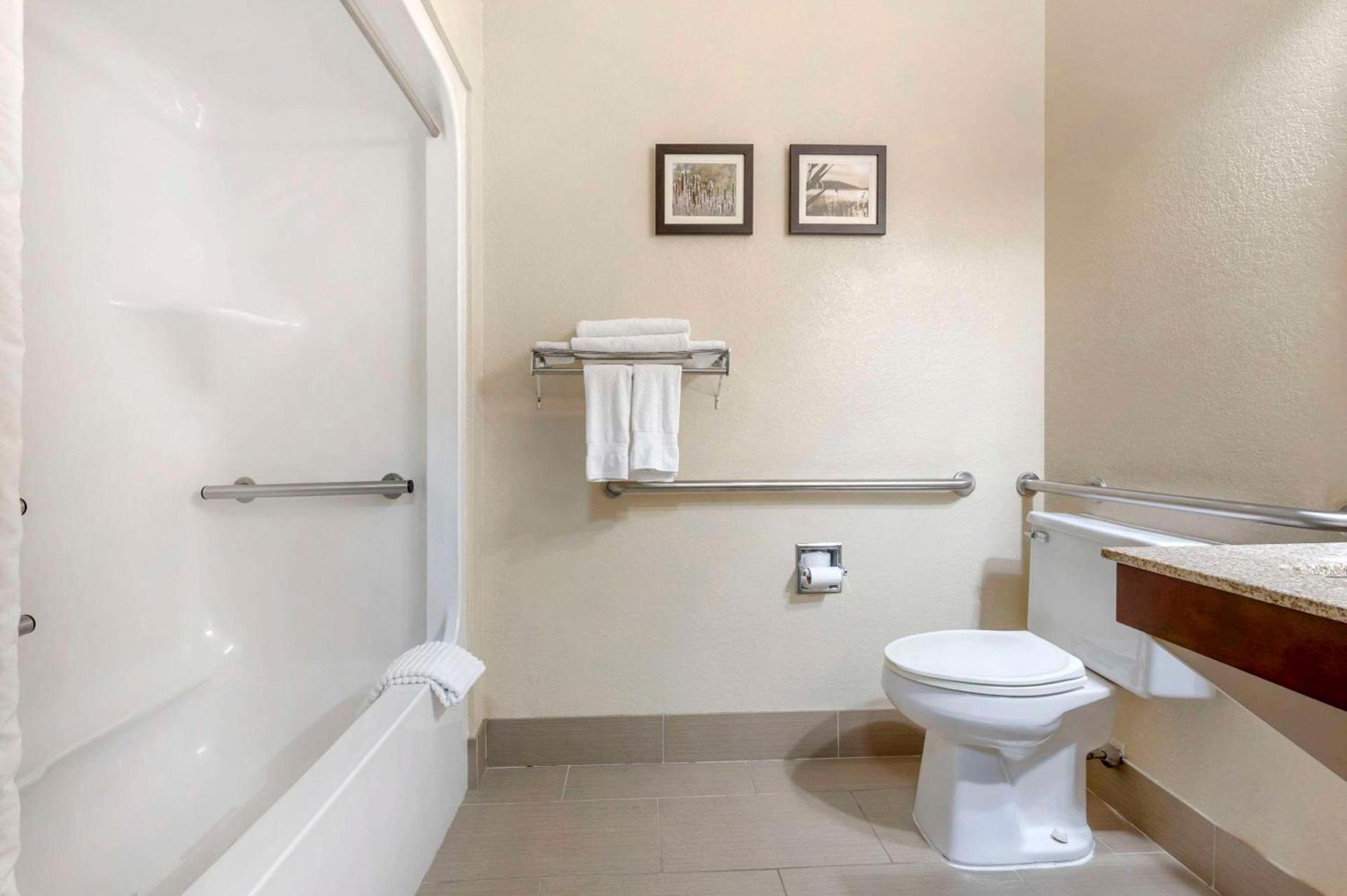 Comfort Inn Fremont photo 10