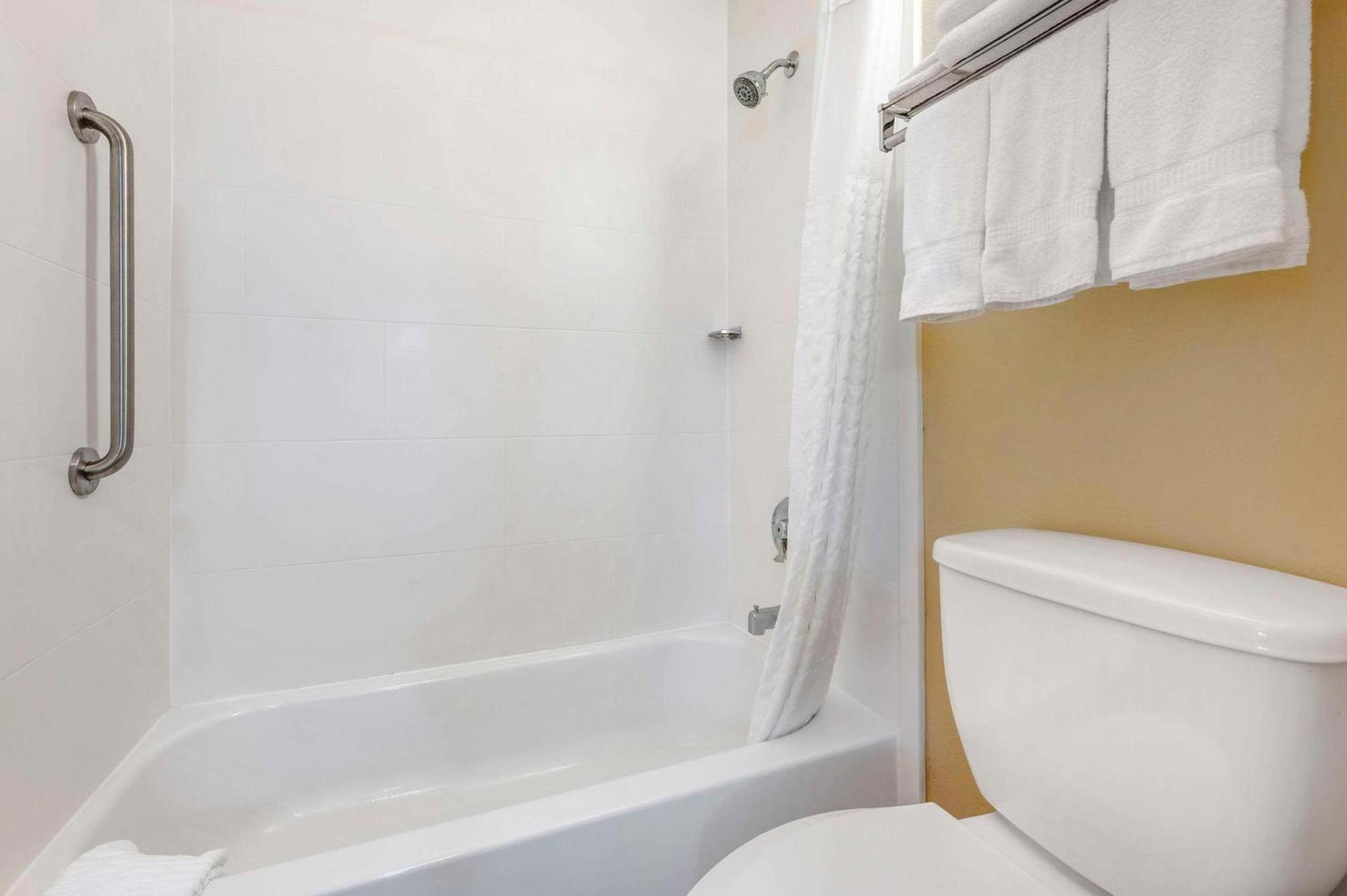 Comfort Inn Fremont photo 16