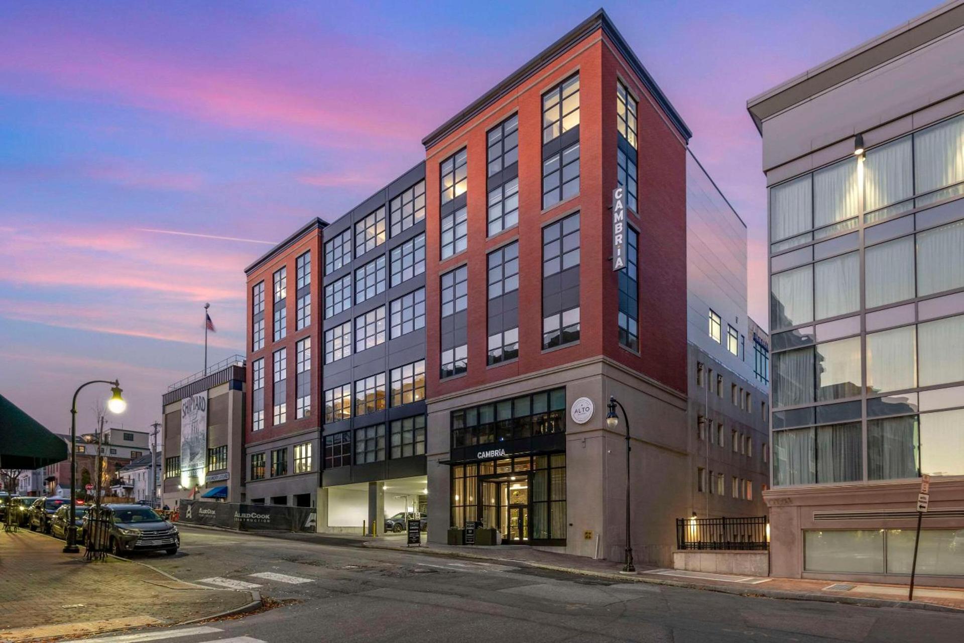 Cambria Hotel Portland Downtown Old Port — hotel in Portland