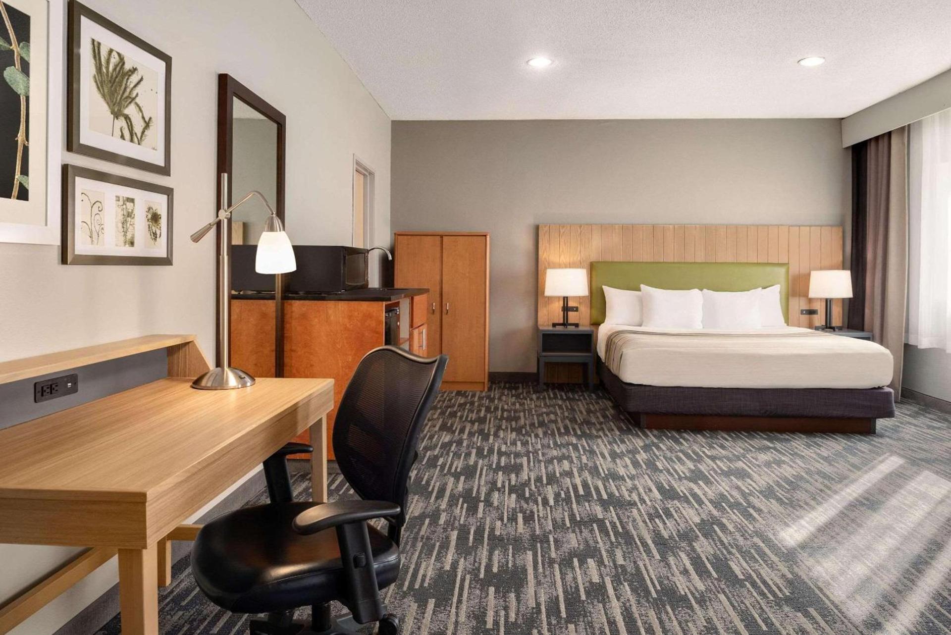Country Inn & Suites by Radisson, Brookings photo 23