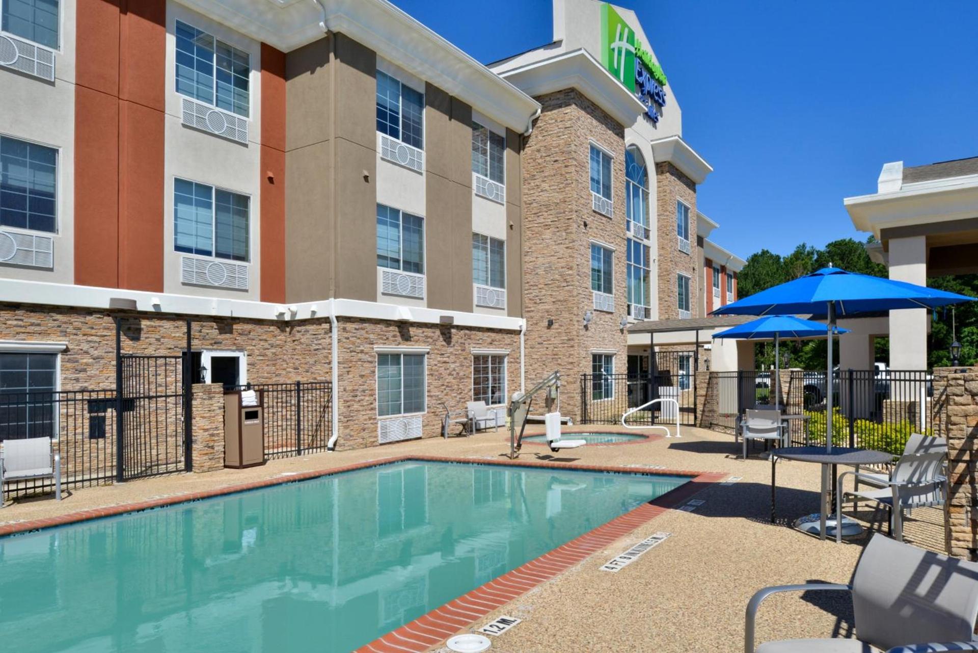 Holiday Inn Express Hotel & Suites Carthage by IHG photo 38