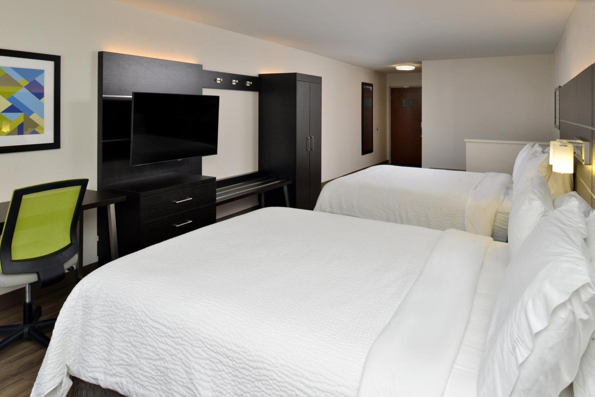 Holiday Inn Express Hotel & Suites Carthage by IHG photo 55