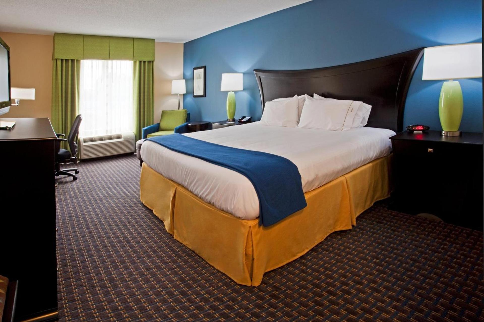 Holiday Inn Express Hotel & Suites Largo-Clearwater by IHG photo 2