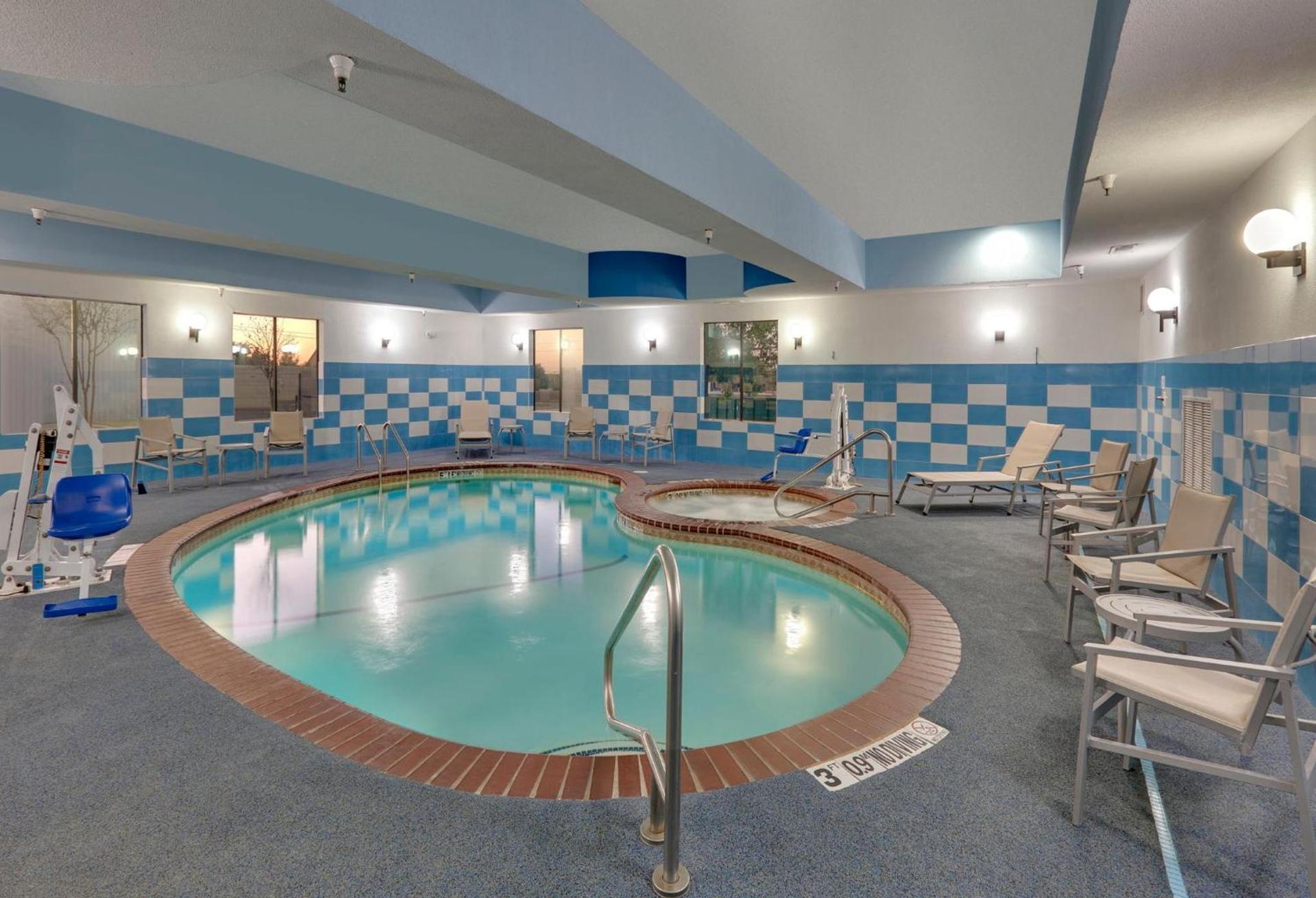 Holiday Inn Express & Suites - Denton North by IHG photo 19