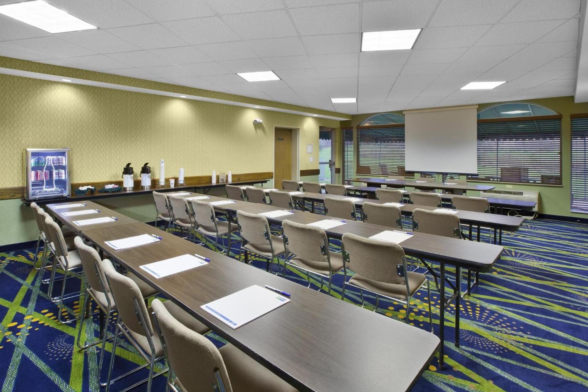 Holiday Inn Express Irwin PA TPK Exit 67 by IHG photo 10