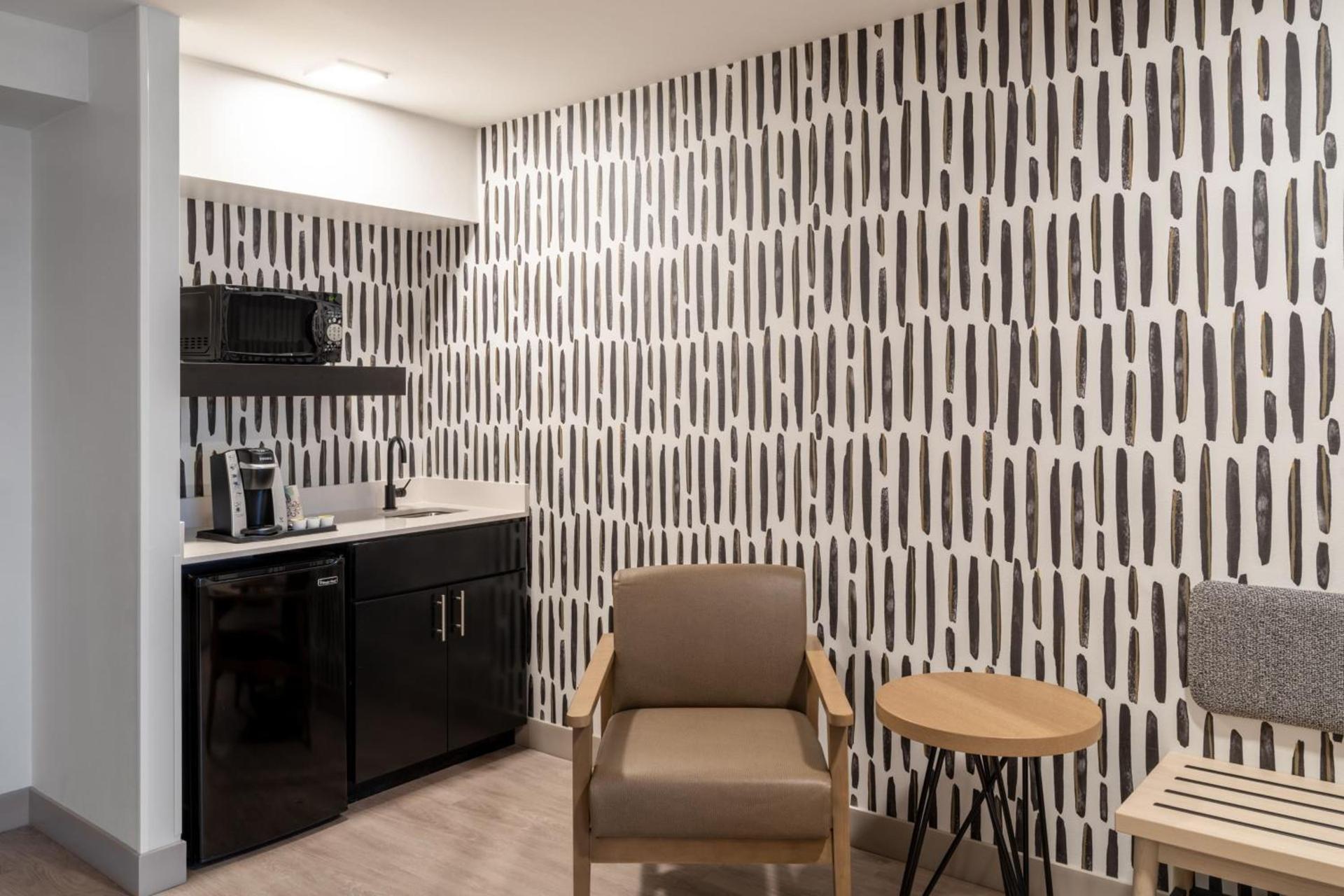 Atwell Suites Austin Airport by IHG photo 94