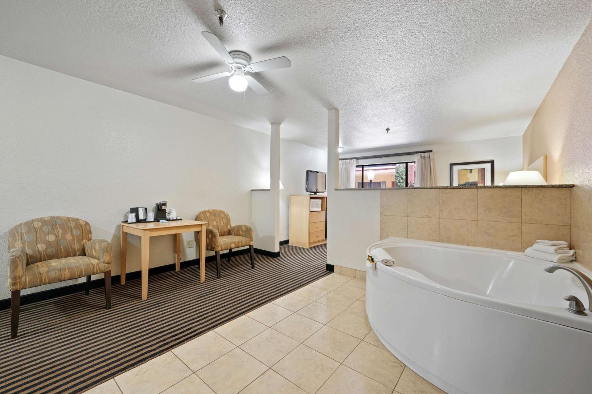 Best Western Plus Executive Inn & Suites photo 35