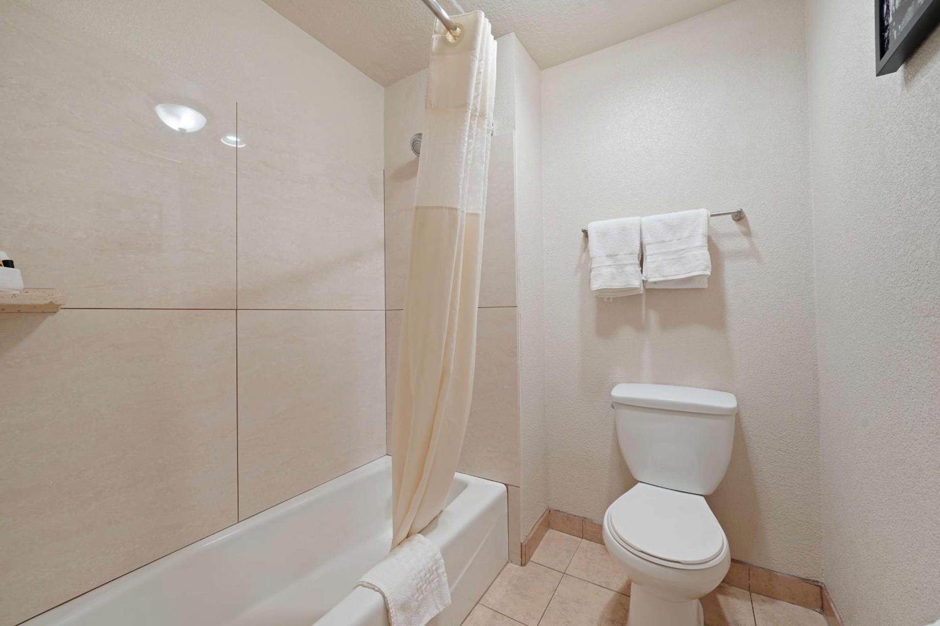 Best Western Plus Executive Inn & Suites photo 16