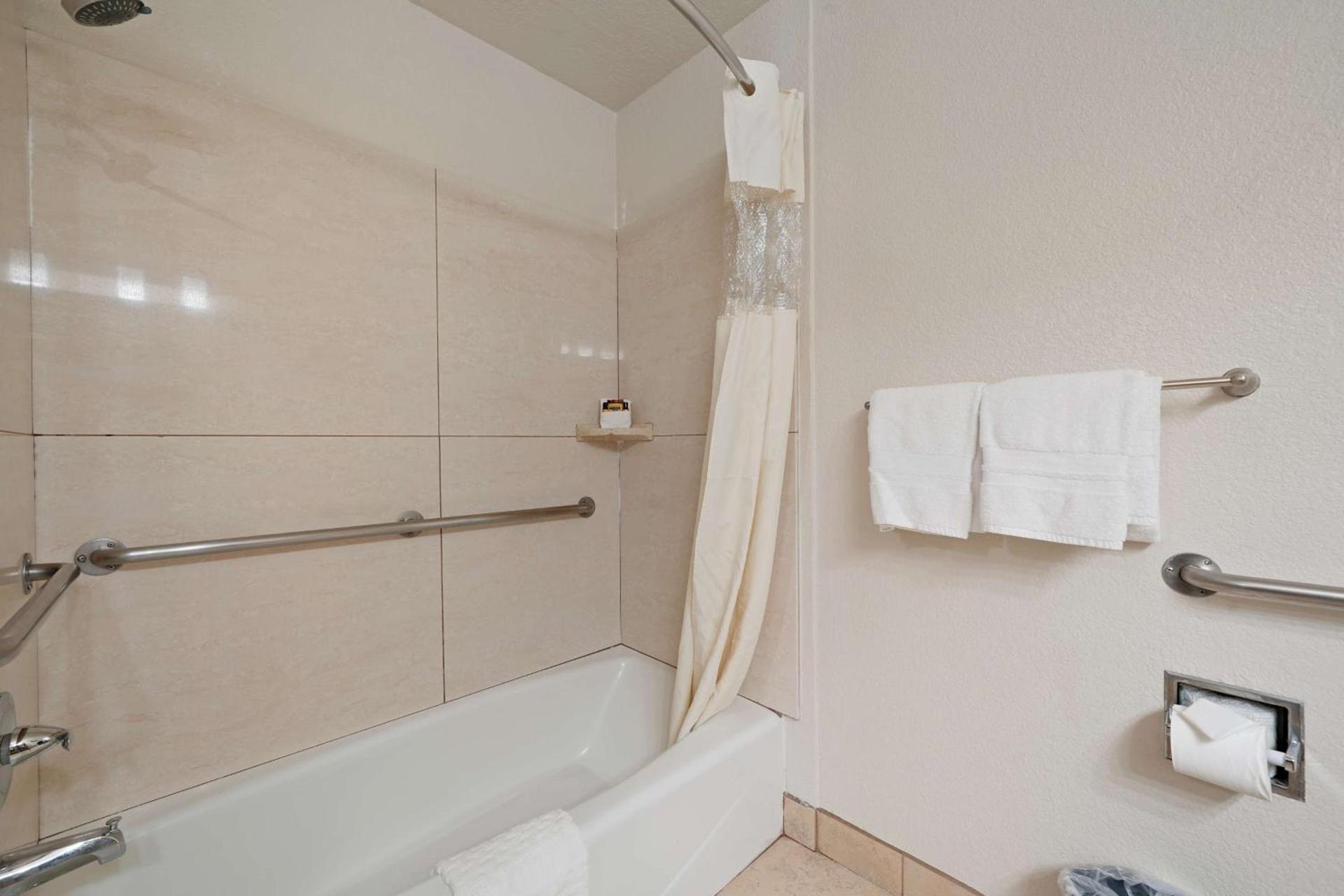 Best Western Plus Executive Inn & Suites photo 30