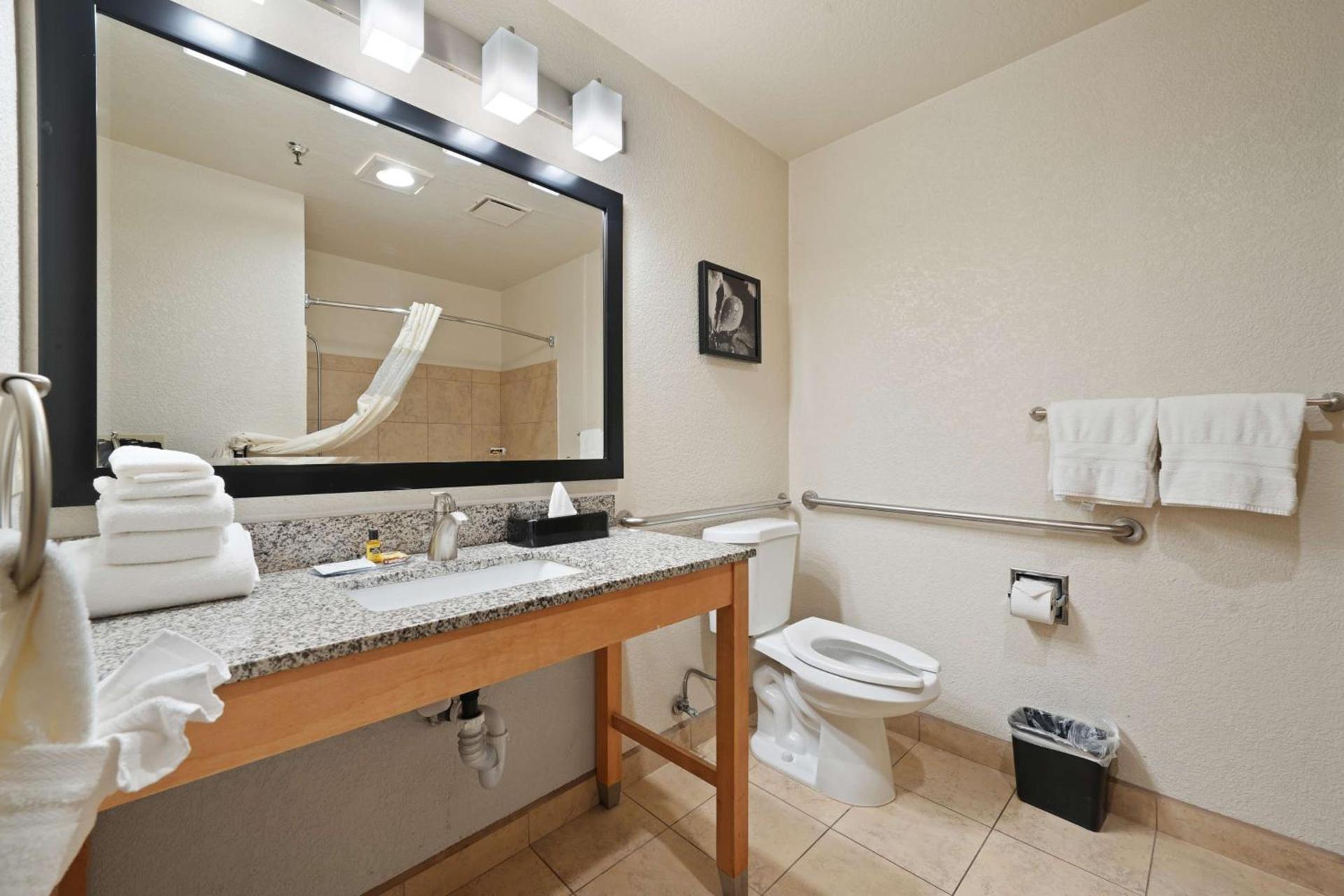 Best Western Plus Executive Inn & Suites photo 23