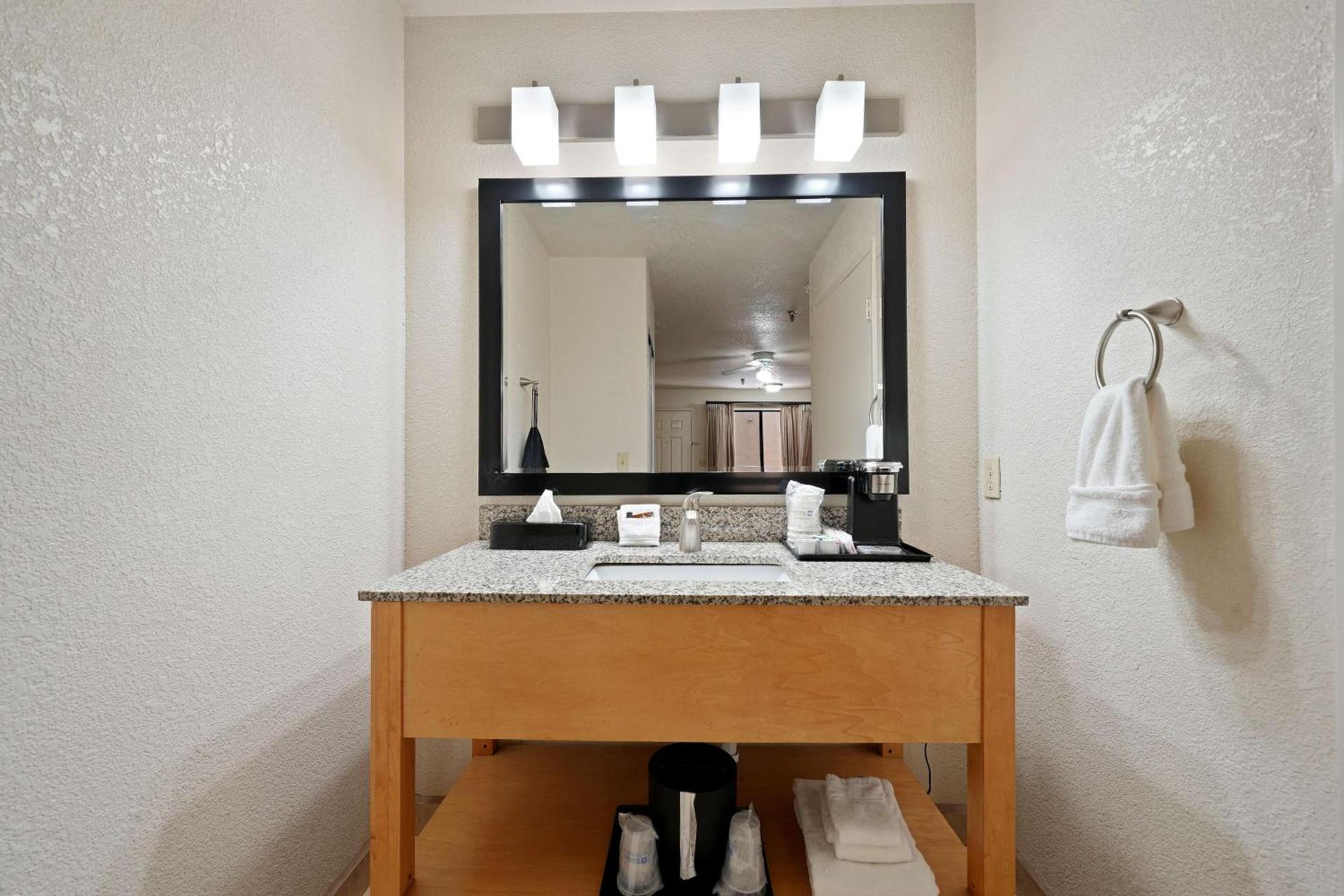Best Western Plus Executive Inn & Suites photo 32
