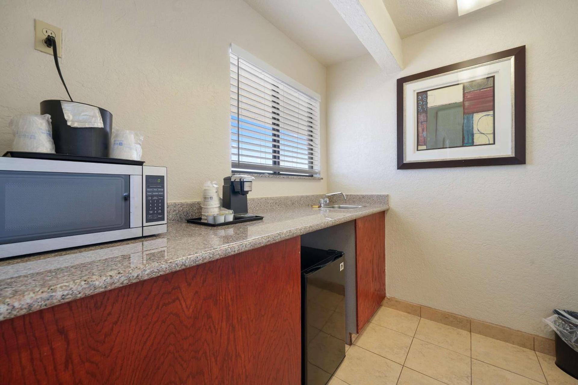 Best Western Plus Executive Inn & Suites photo 29