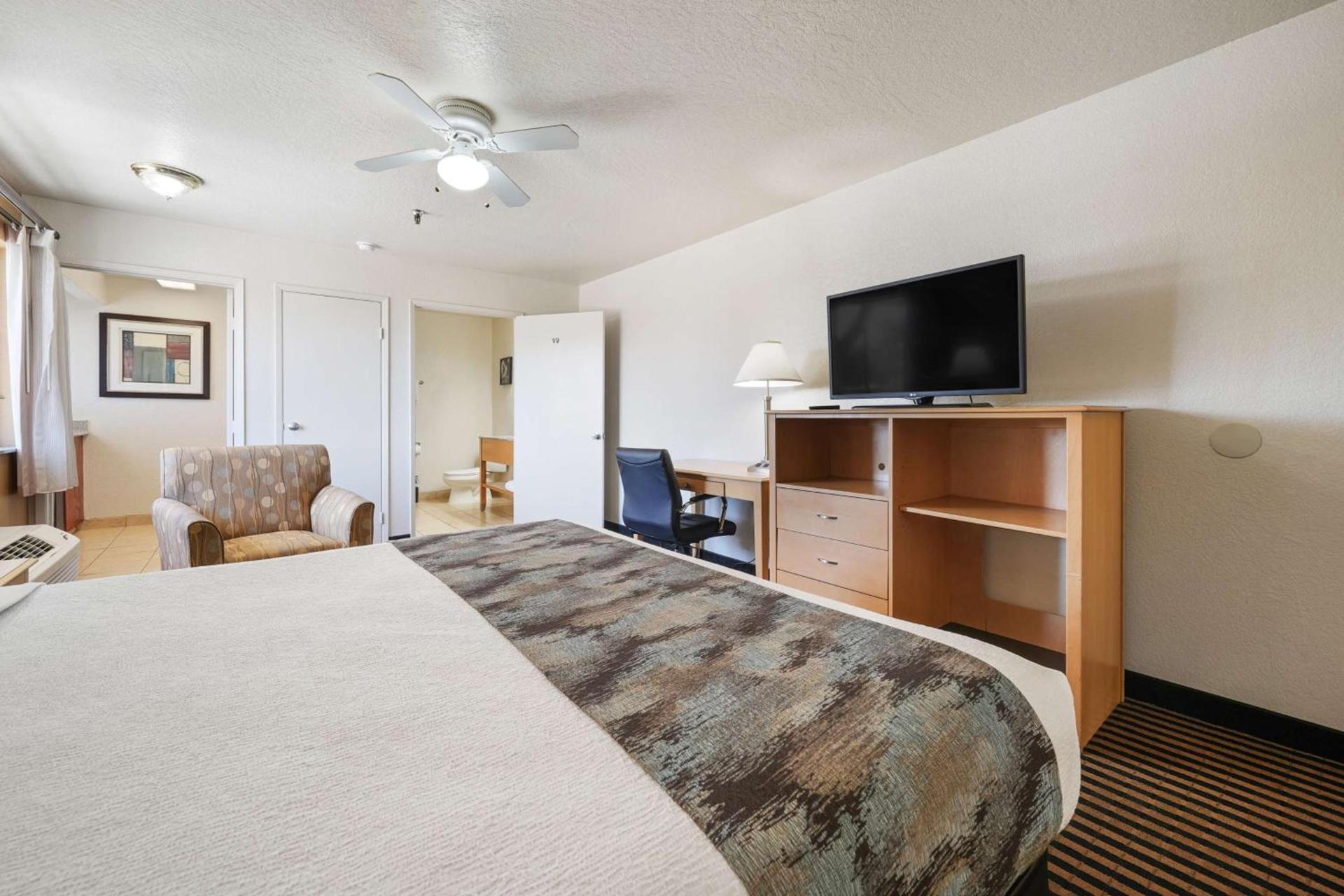 Best Western Plus Executive Inn & Suites photo 11