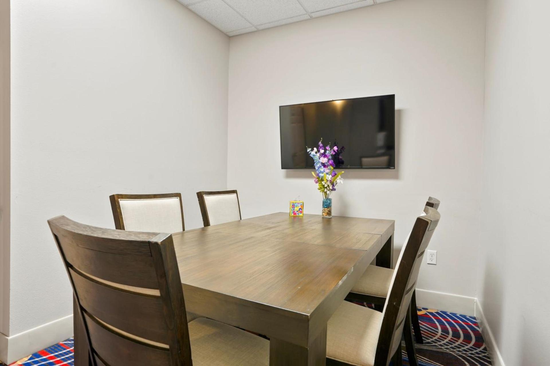 Holiday Inn Express & Suites Denver North - Thornton by IHG photo 13