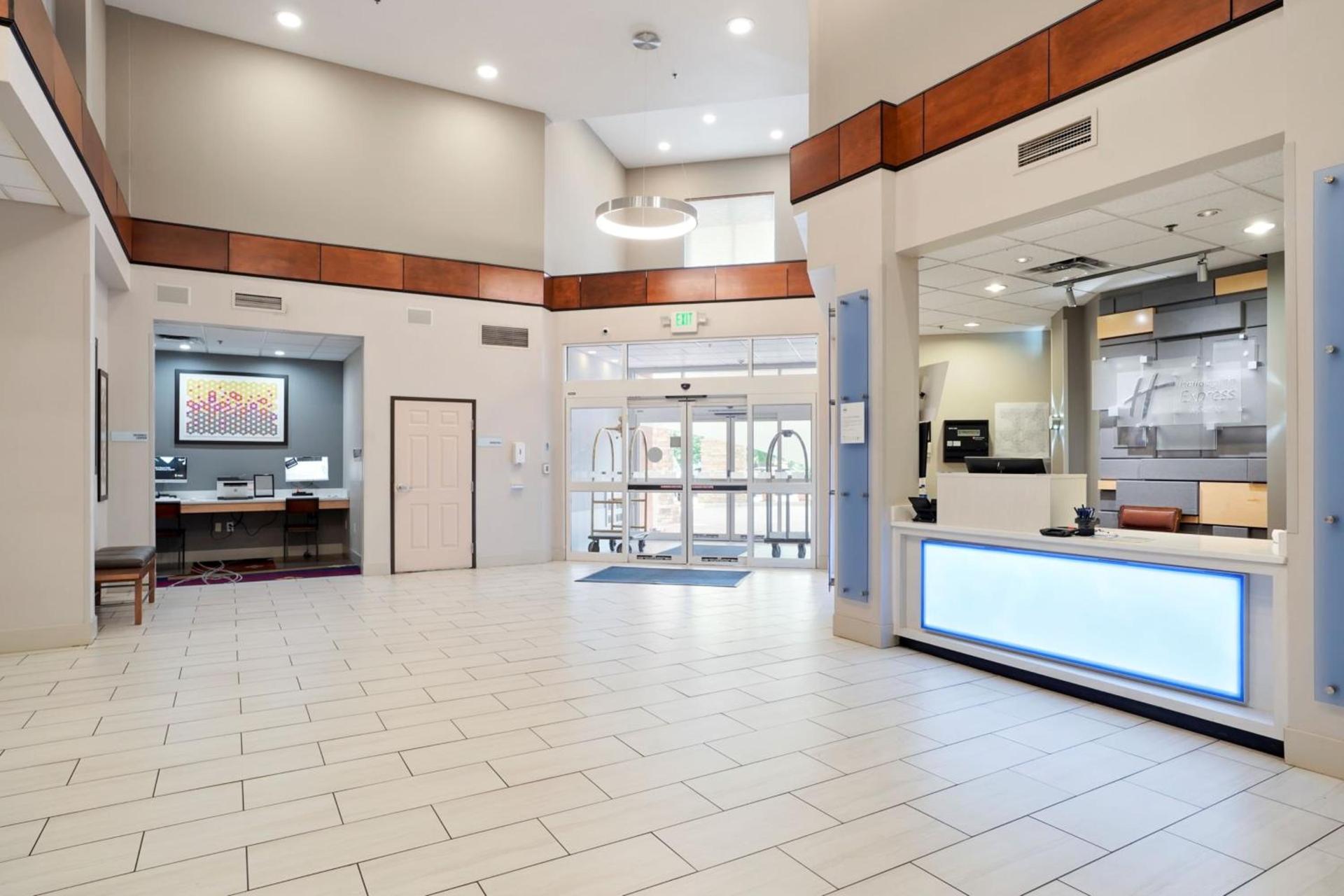 Holiday Inn Express & Suites Denver North - Thornton by IHG photo 19