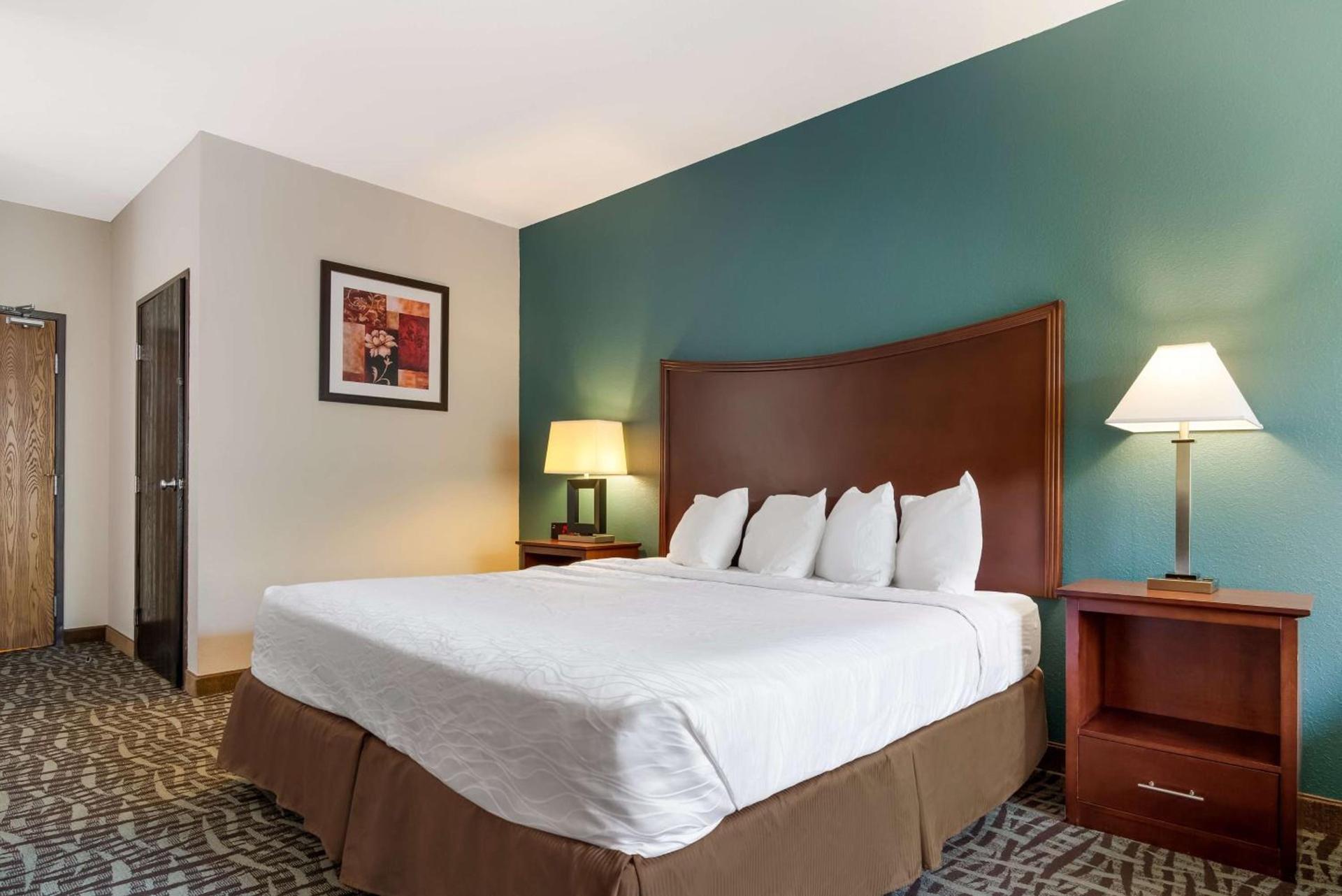 SureStay Plus Hotel by Best Western Topeka photo 8