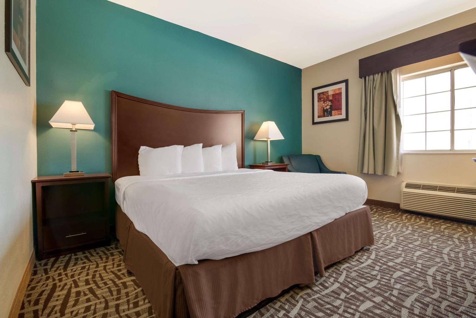 SureStay Plus Hotel by Best Western Topeka photo 9