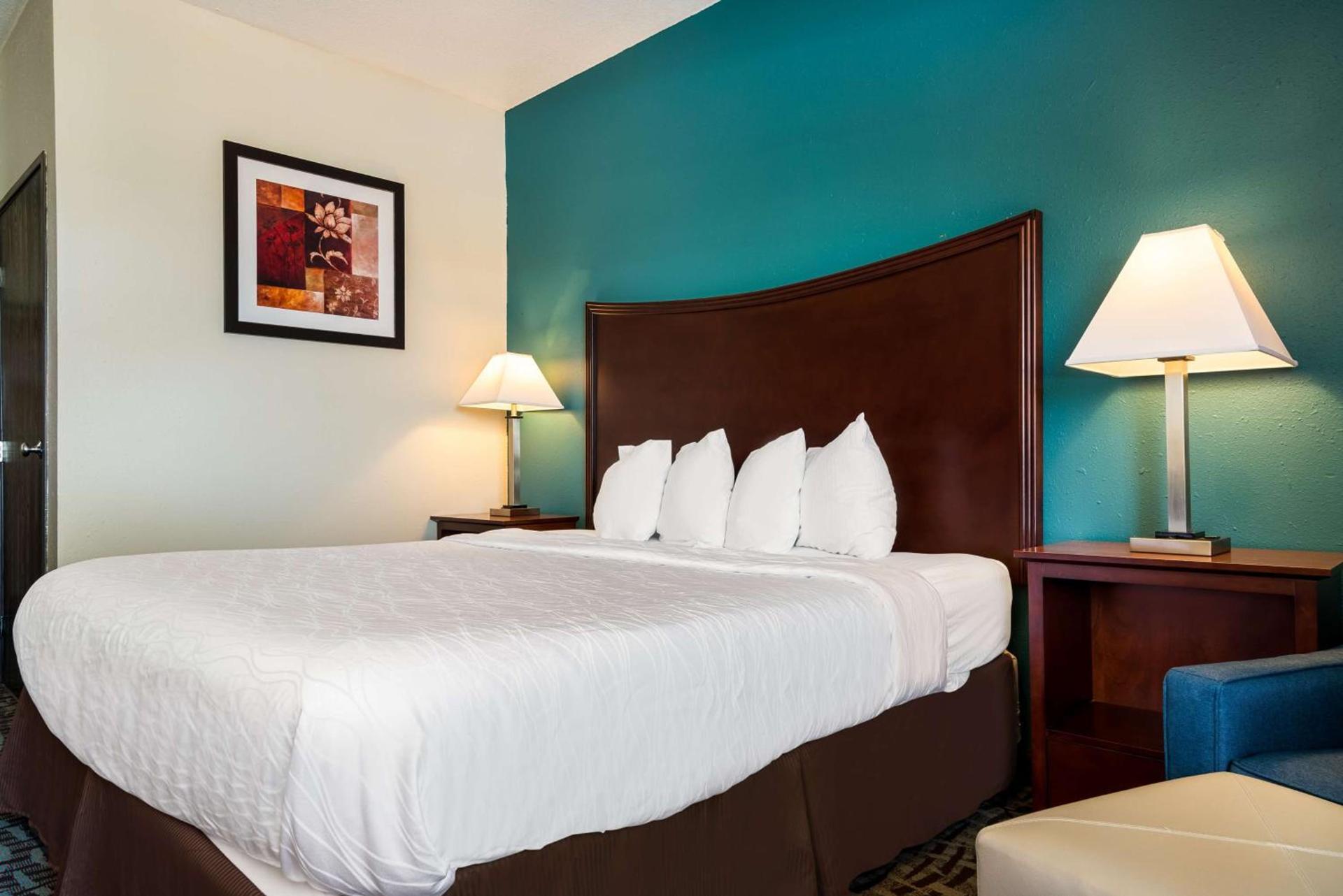 SureStay Plus Hotel by Best Western Topeka photo 10