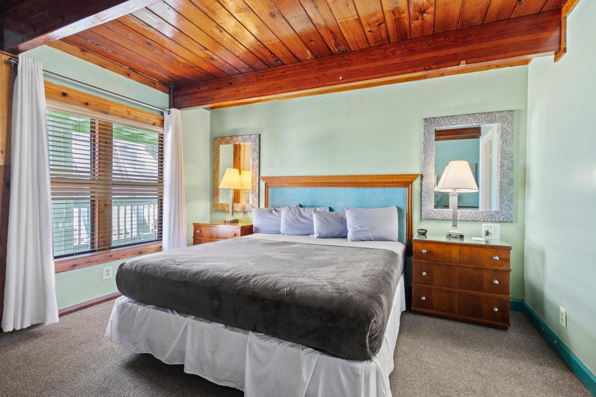 Oceanfront Inn, Partial Ocean View, King Bed, #8 photo 23