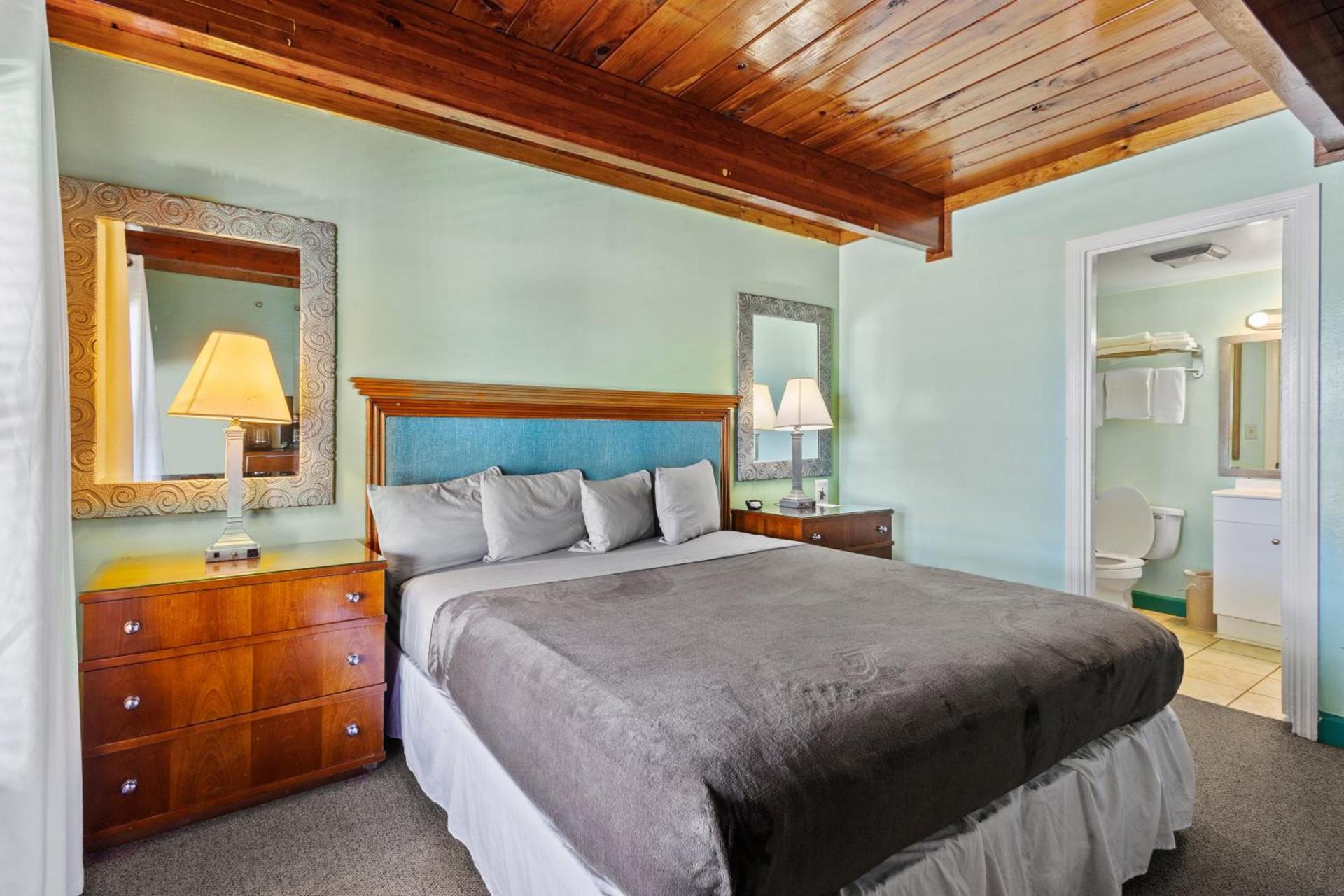 Oceanfront Inn, Partial Ocean View, King Bed, #8 photo 22