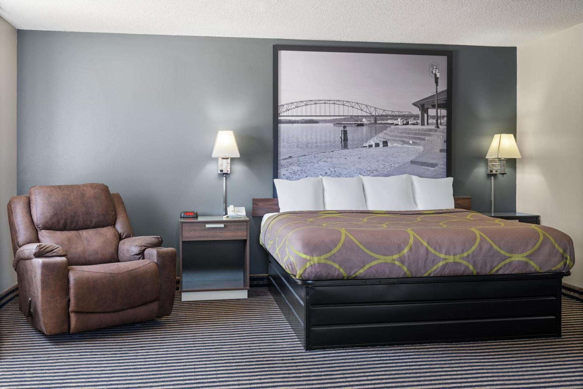 Super 8 by Wyndham Humboldt photo 62