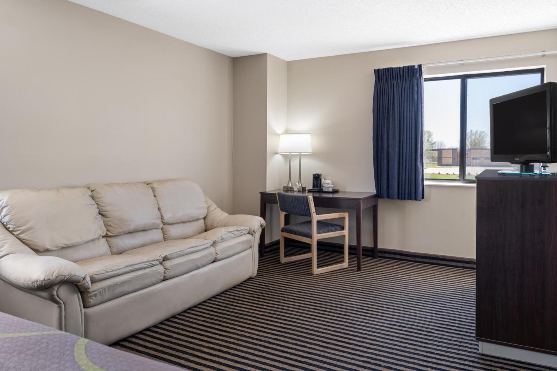Super 8 by Wyndham Humboldt photo 64