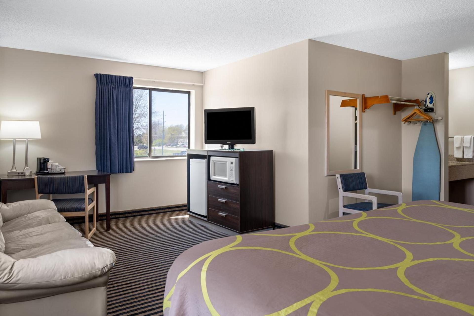 Super 8 by Wyndham Humboldt photo 66