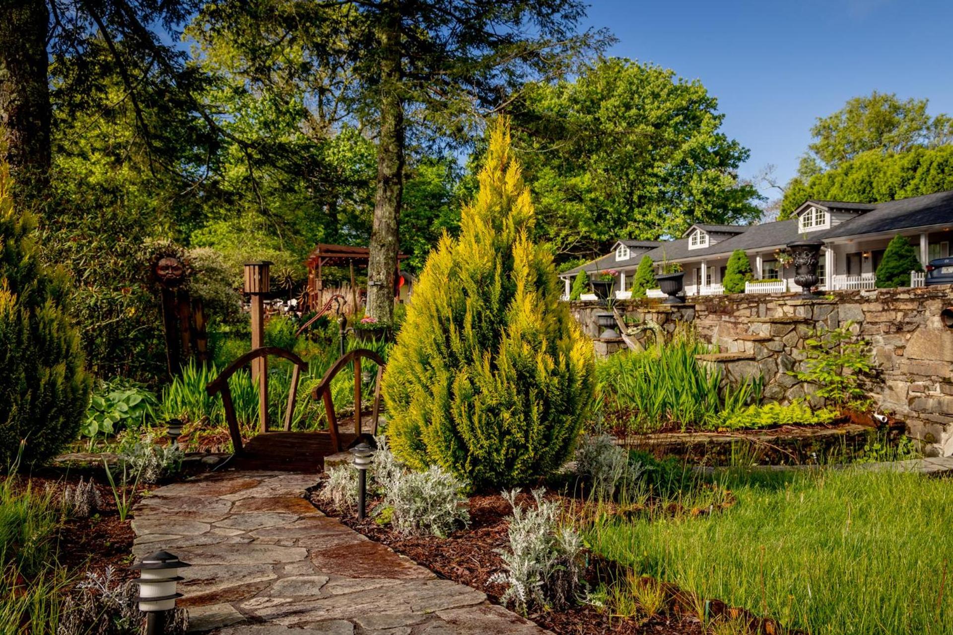 Azalea Garden Inn photo 38