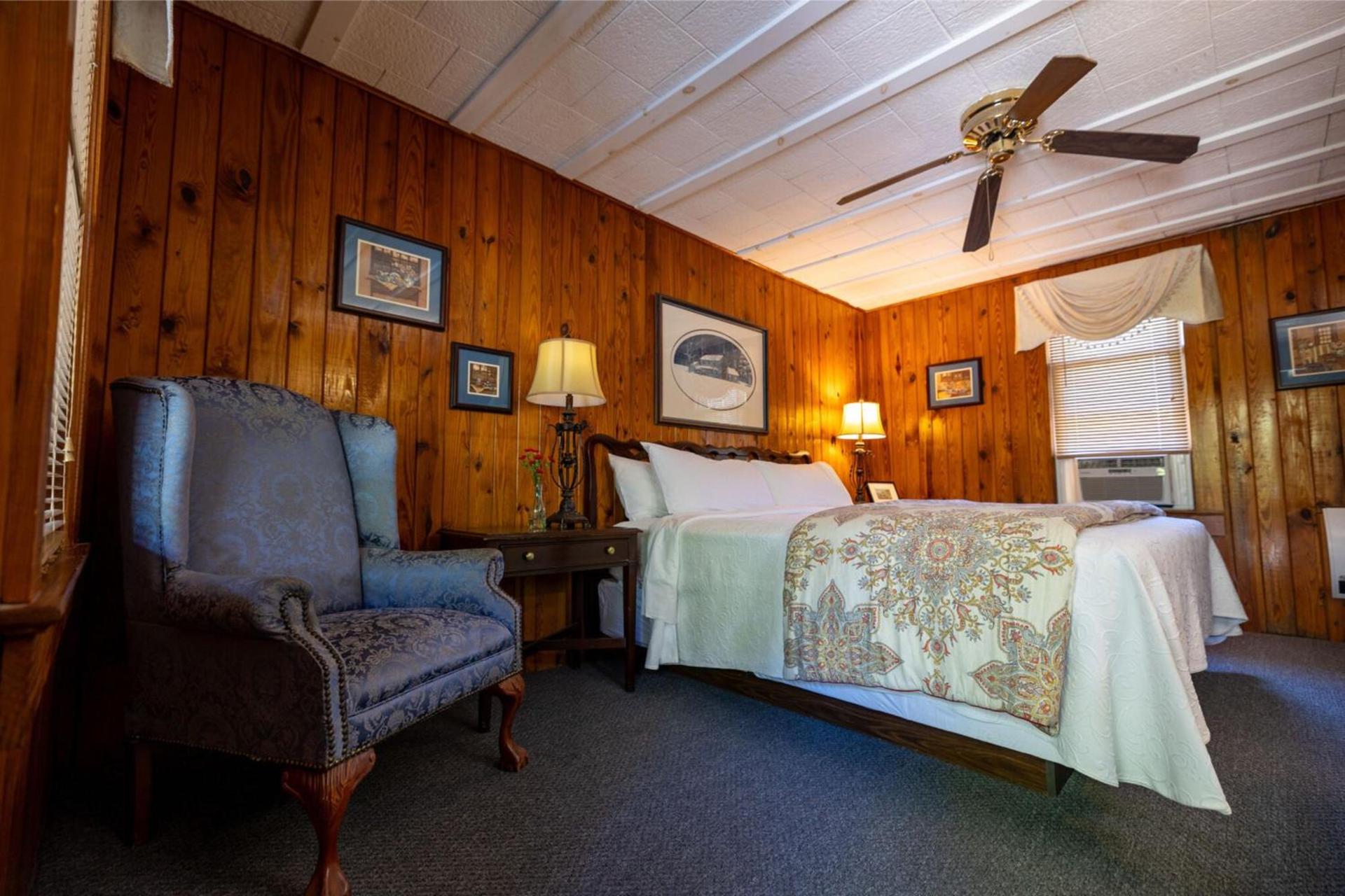 Mountainaire Inn and Log Cabins photo 42