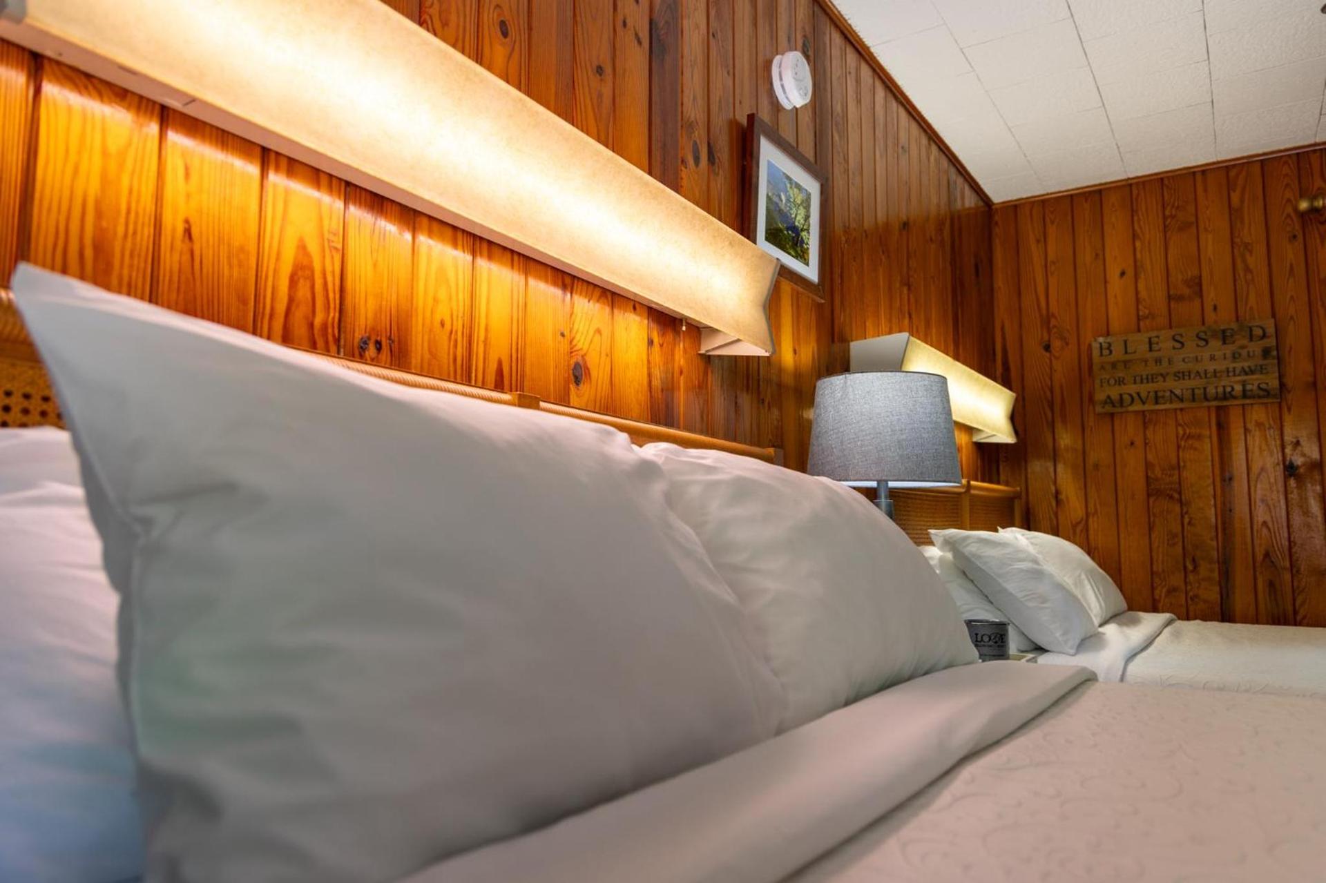 Mountainaire Inn and Log Cabins photo 41