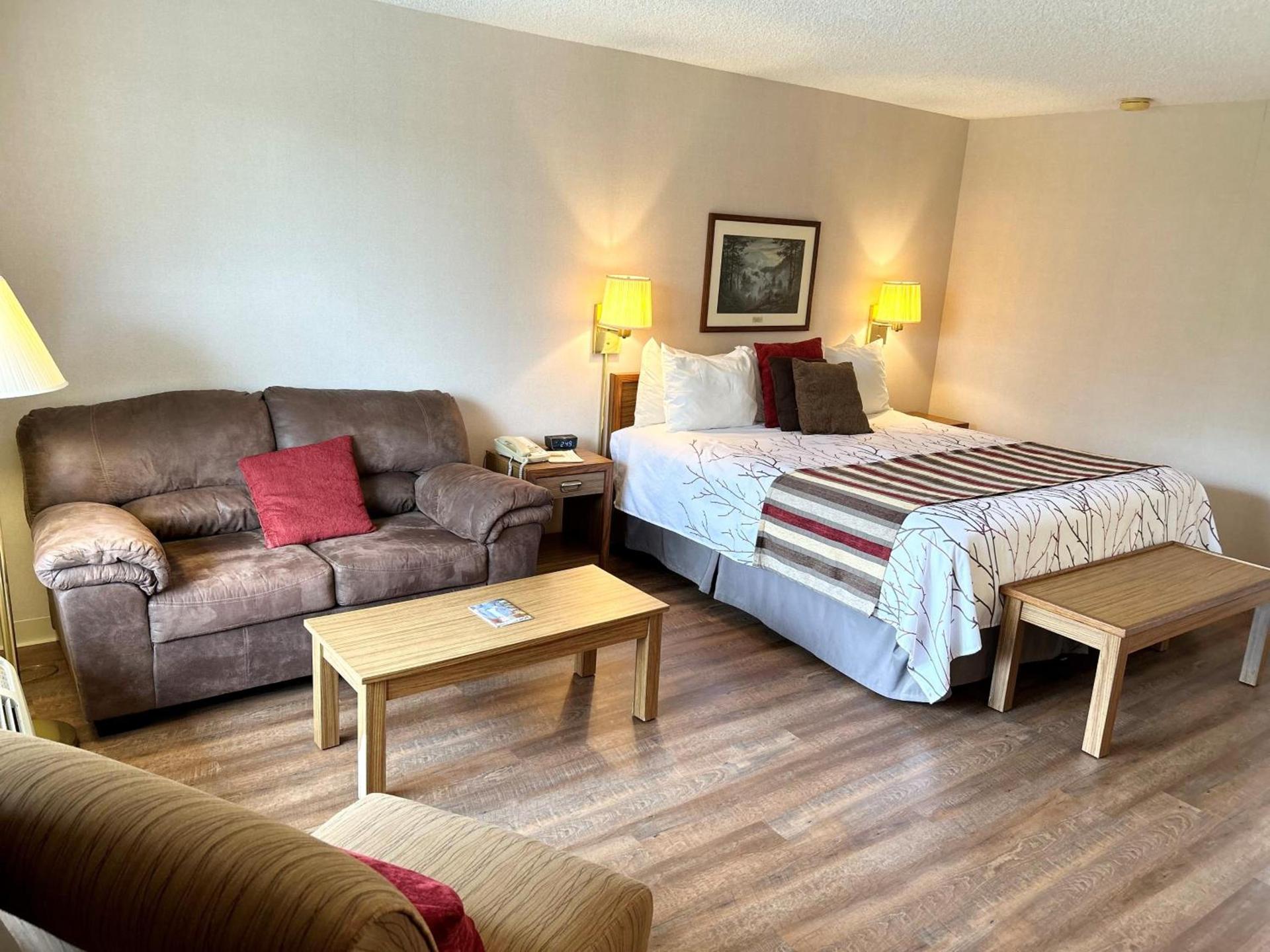 Highland Manor Inn photo 42