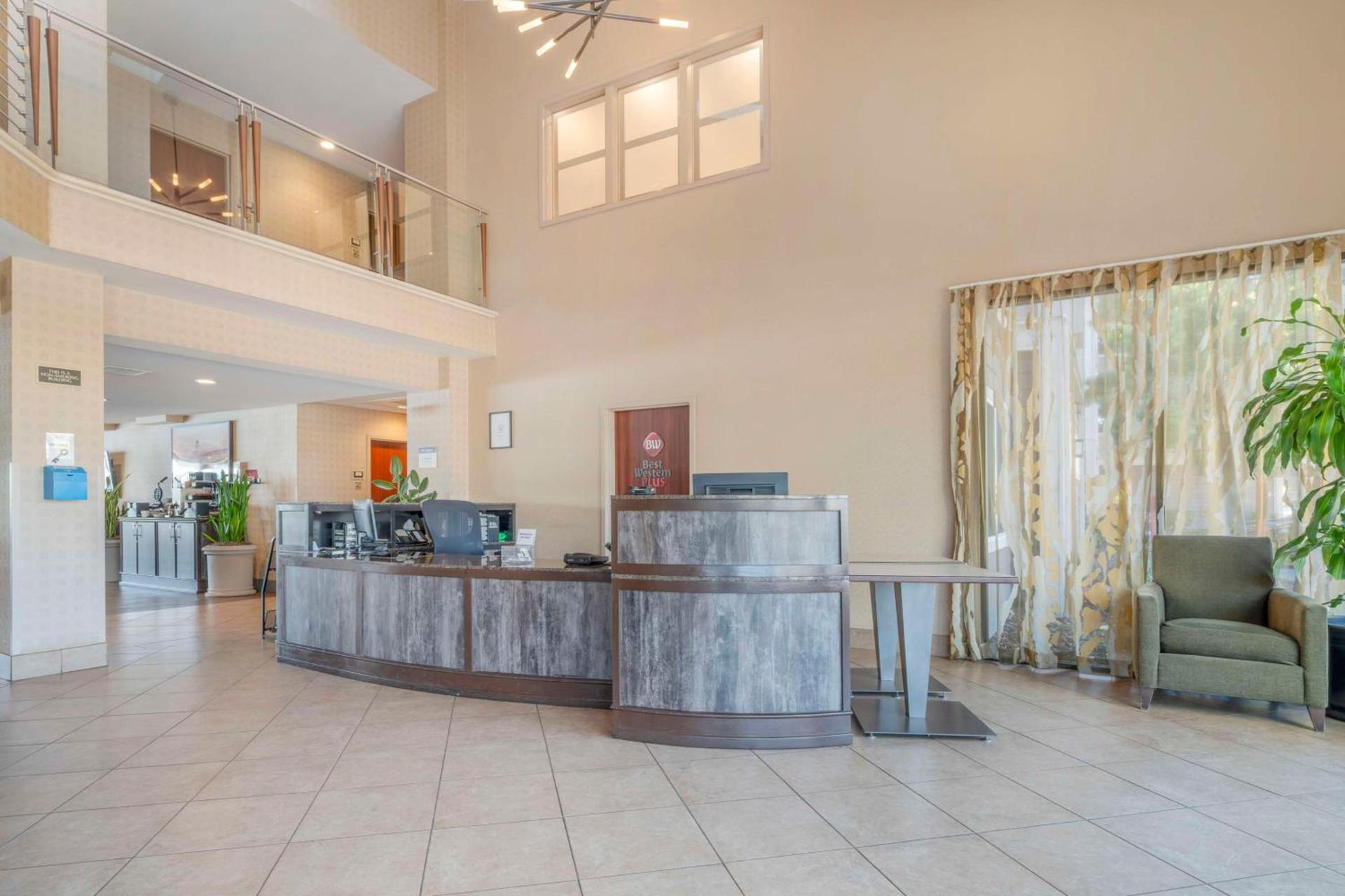 Best Western Plus Bayside Hotel photo 4