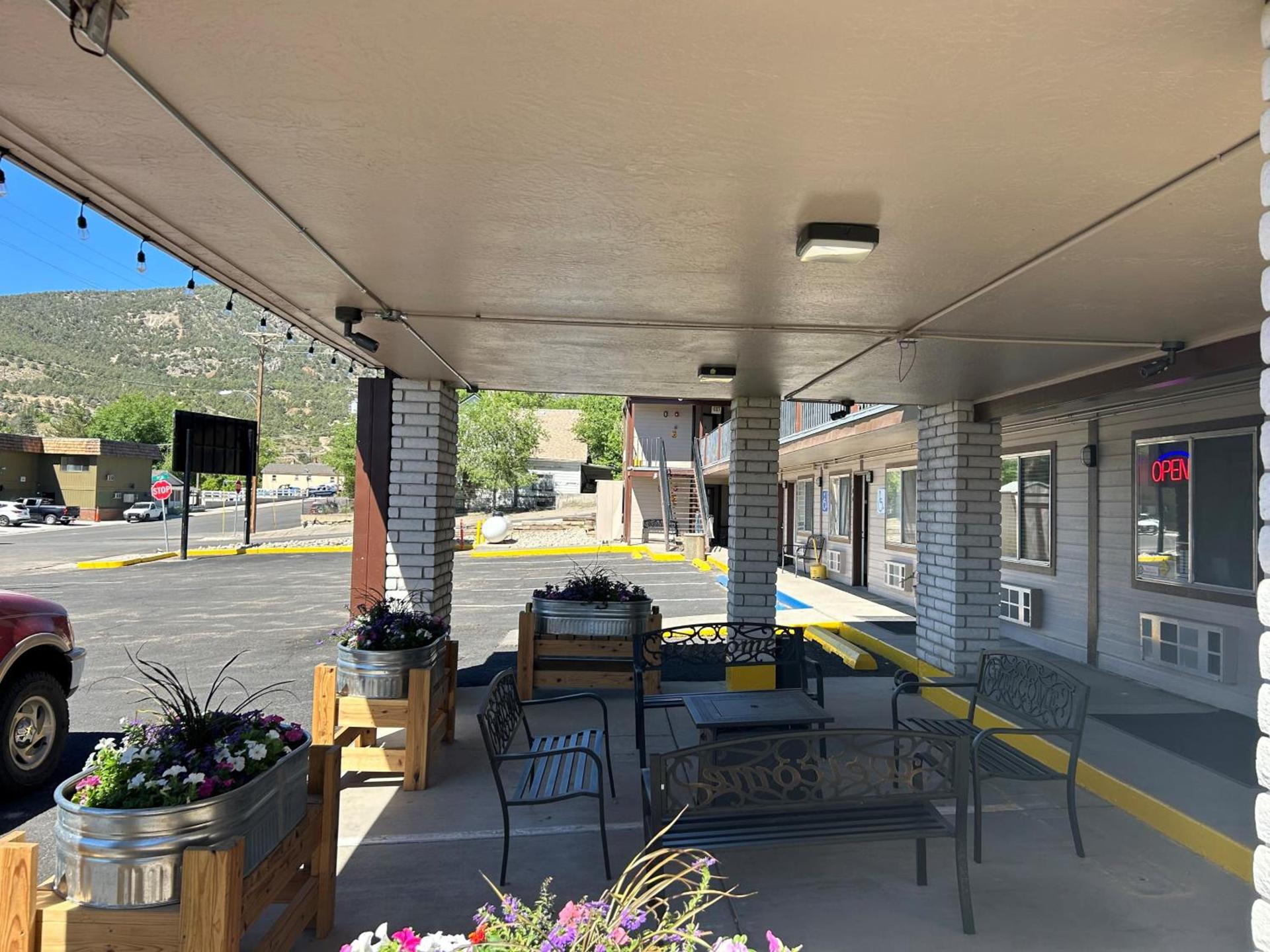 HWY 50 Inn photo 4