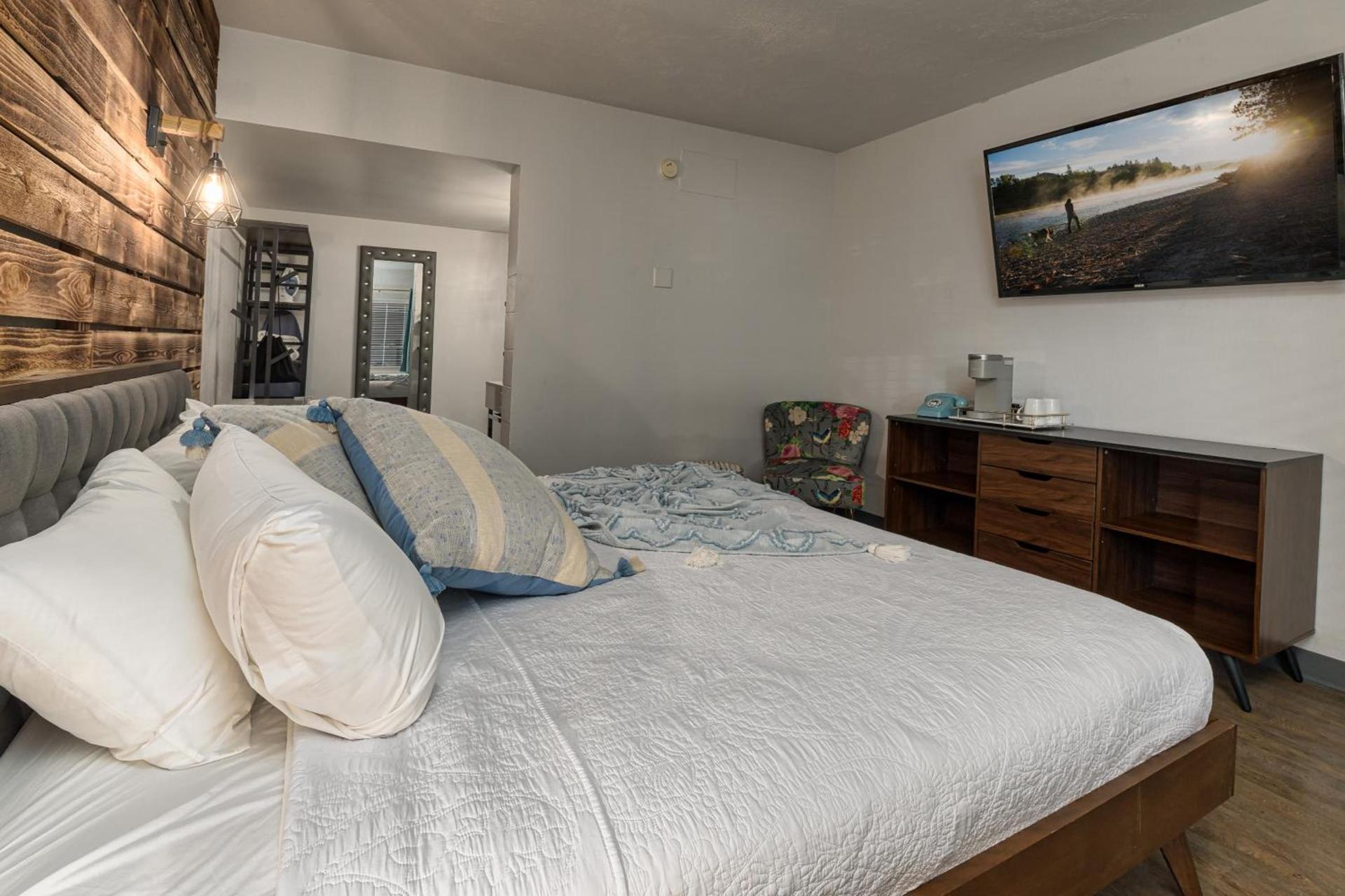 Bel Aire Motel photo 11