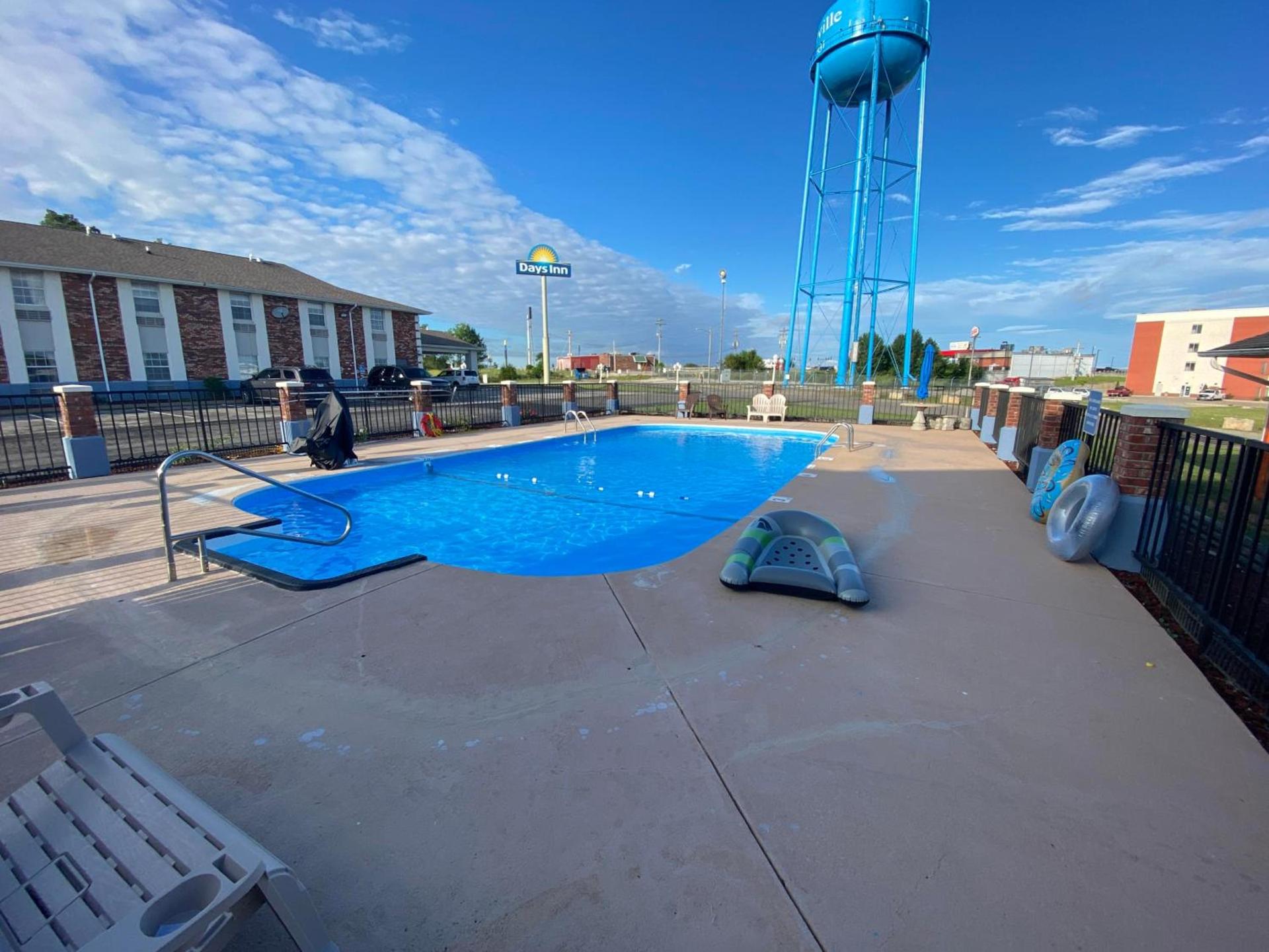 Days Inn by Wyndham Perryville MO photo 32