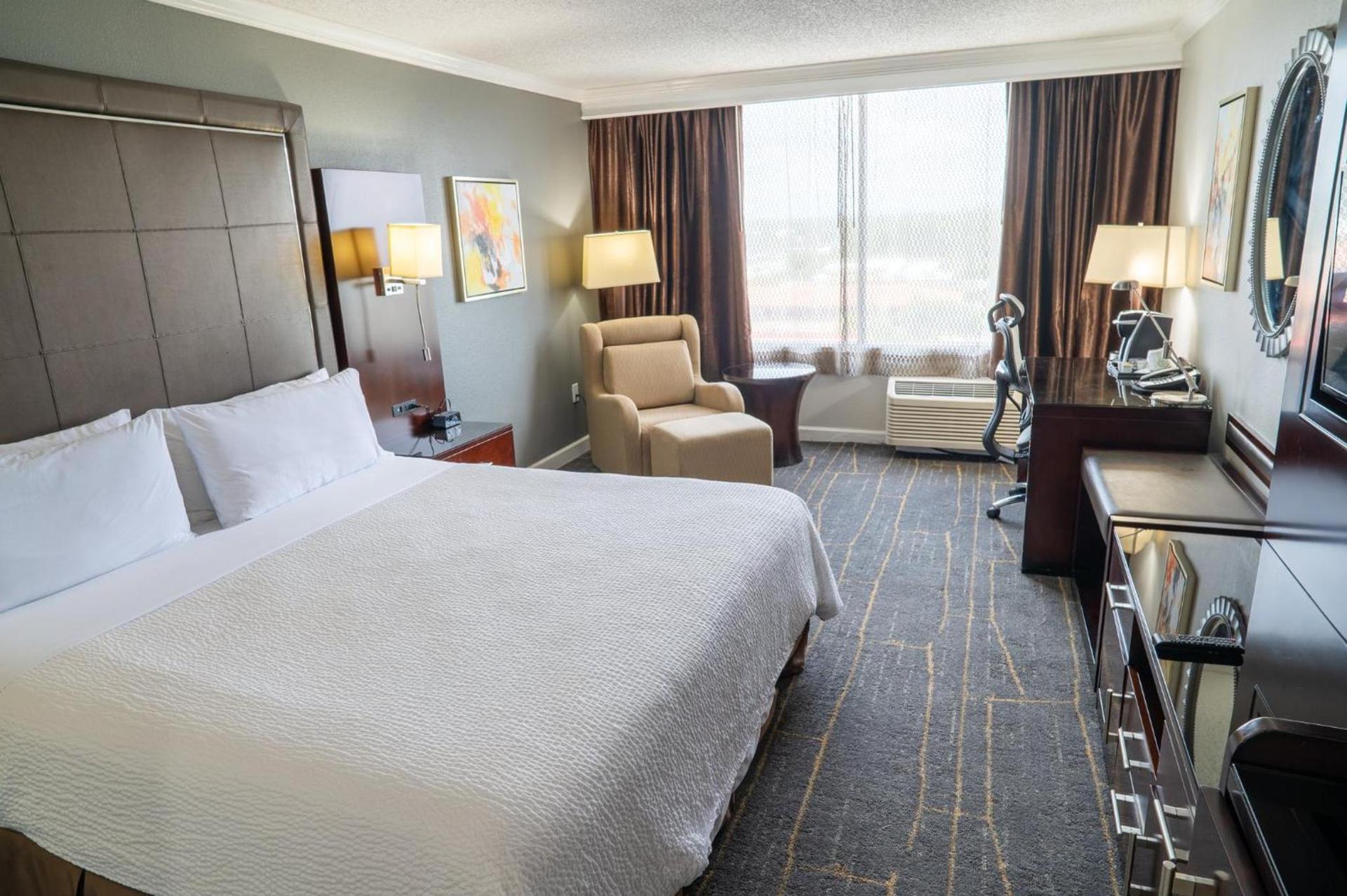 Holiday Inn Orlando East-UCF Area by IHG photo 56