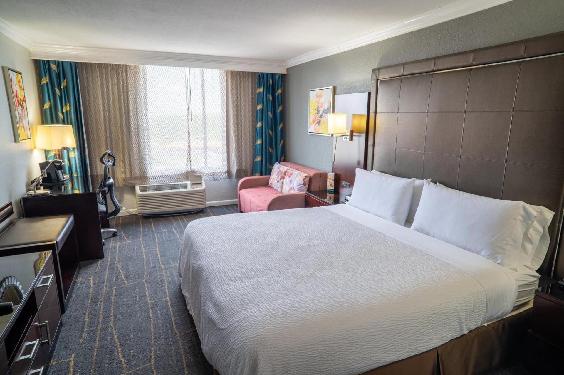 Holiday Inn Orlando East-UCF Area by IHG photo 32