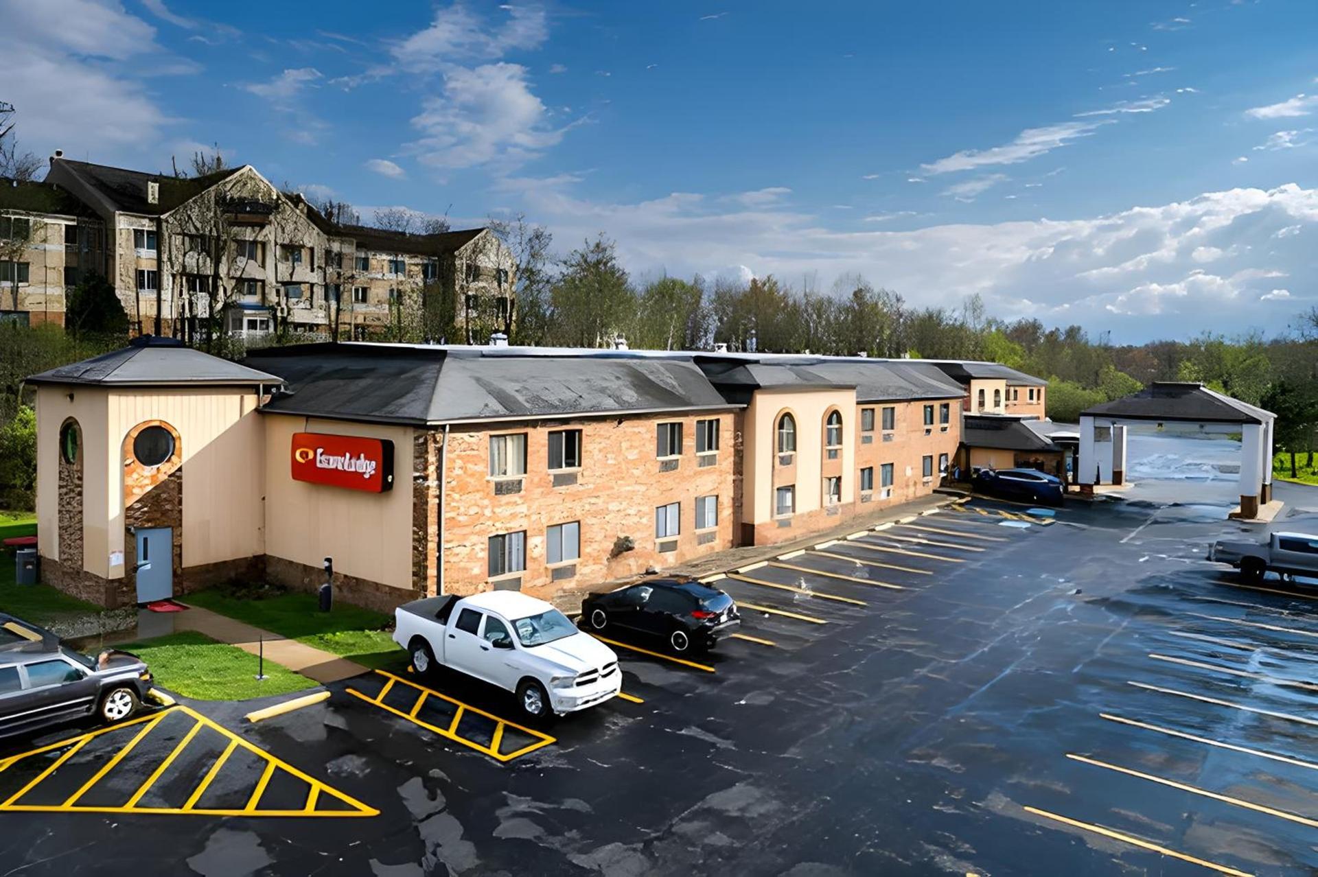 Econo Lodge Cleveland Southeast - Kent photo 17