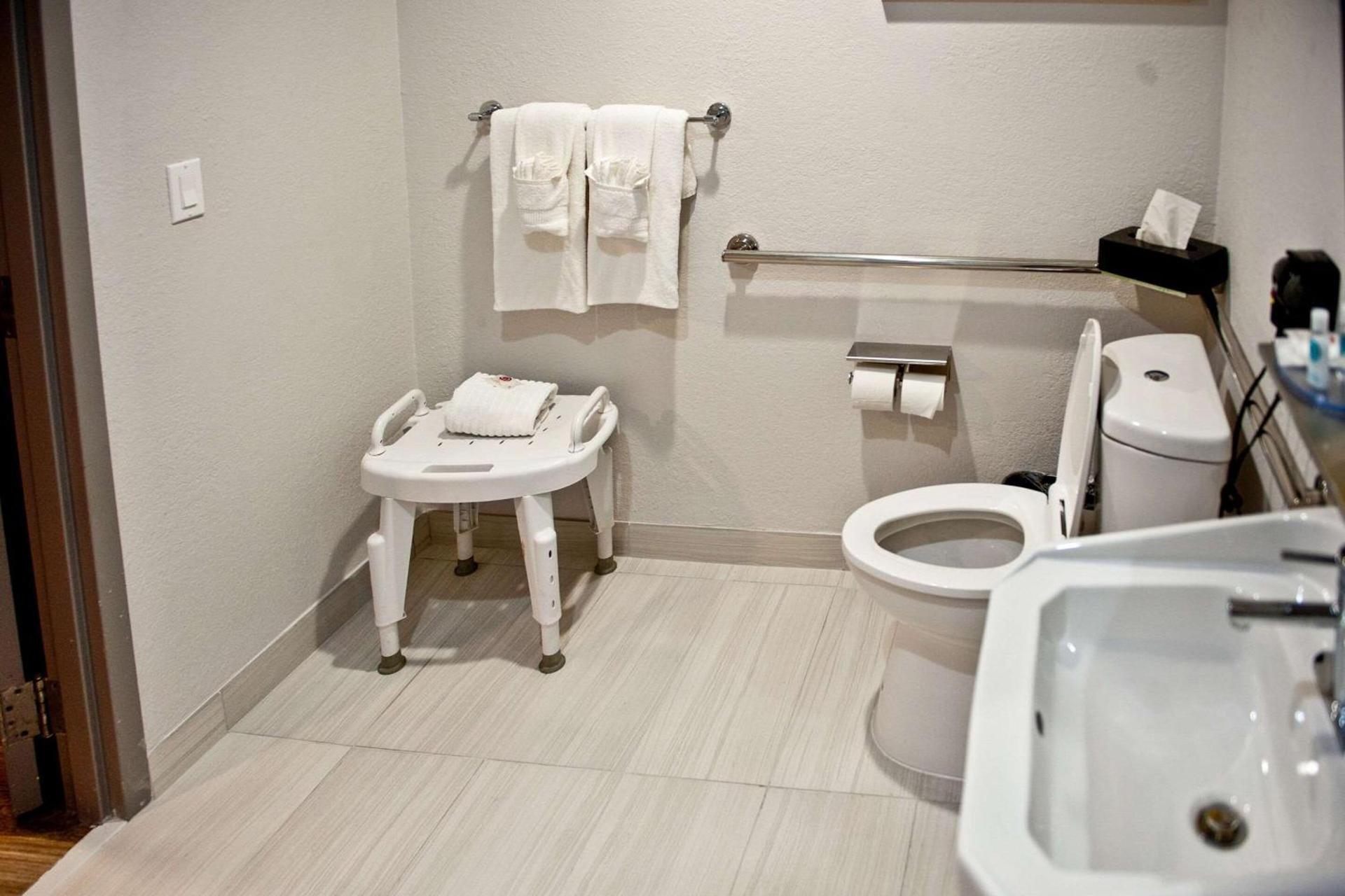Comfort Suites Clearwater - Dunedin photo 5