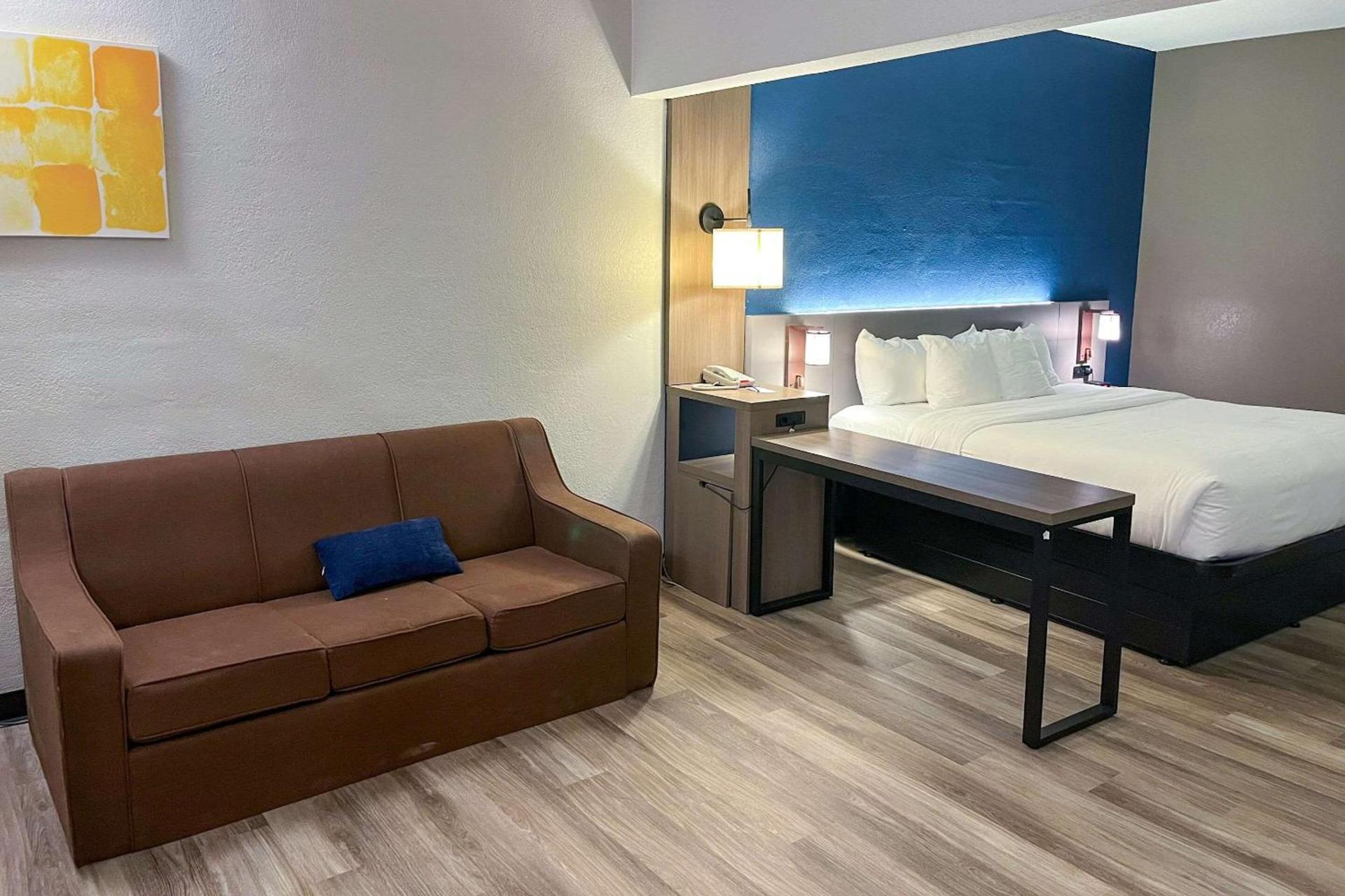 Comfort Suites Clearwater - Dunedin photo 6