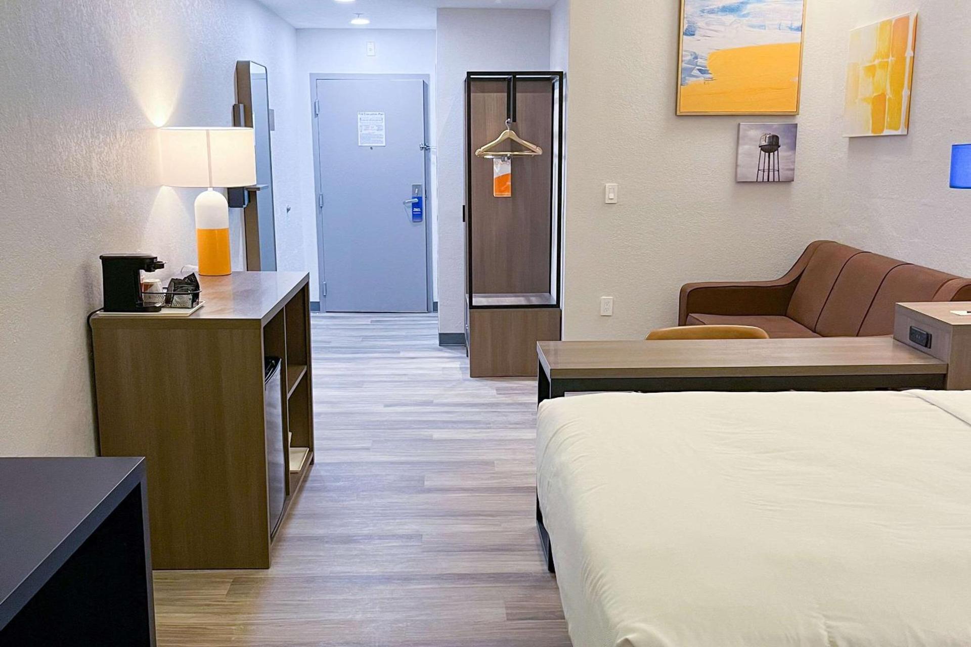 Comfort Suites Clearwater - Dunedin photo 8
