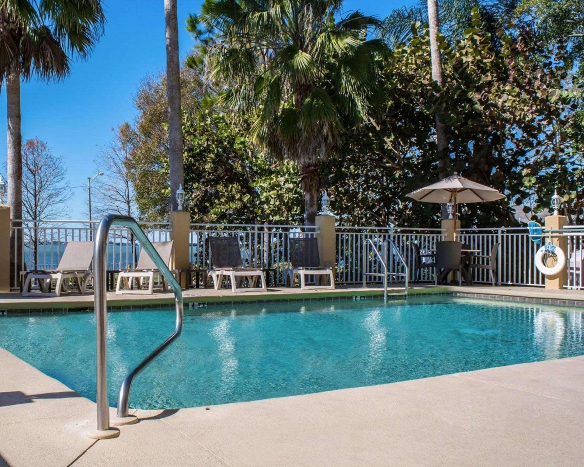 Comfort Suites Clearwater - Dunedin photo 12